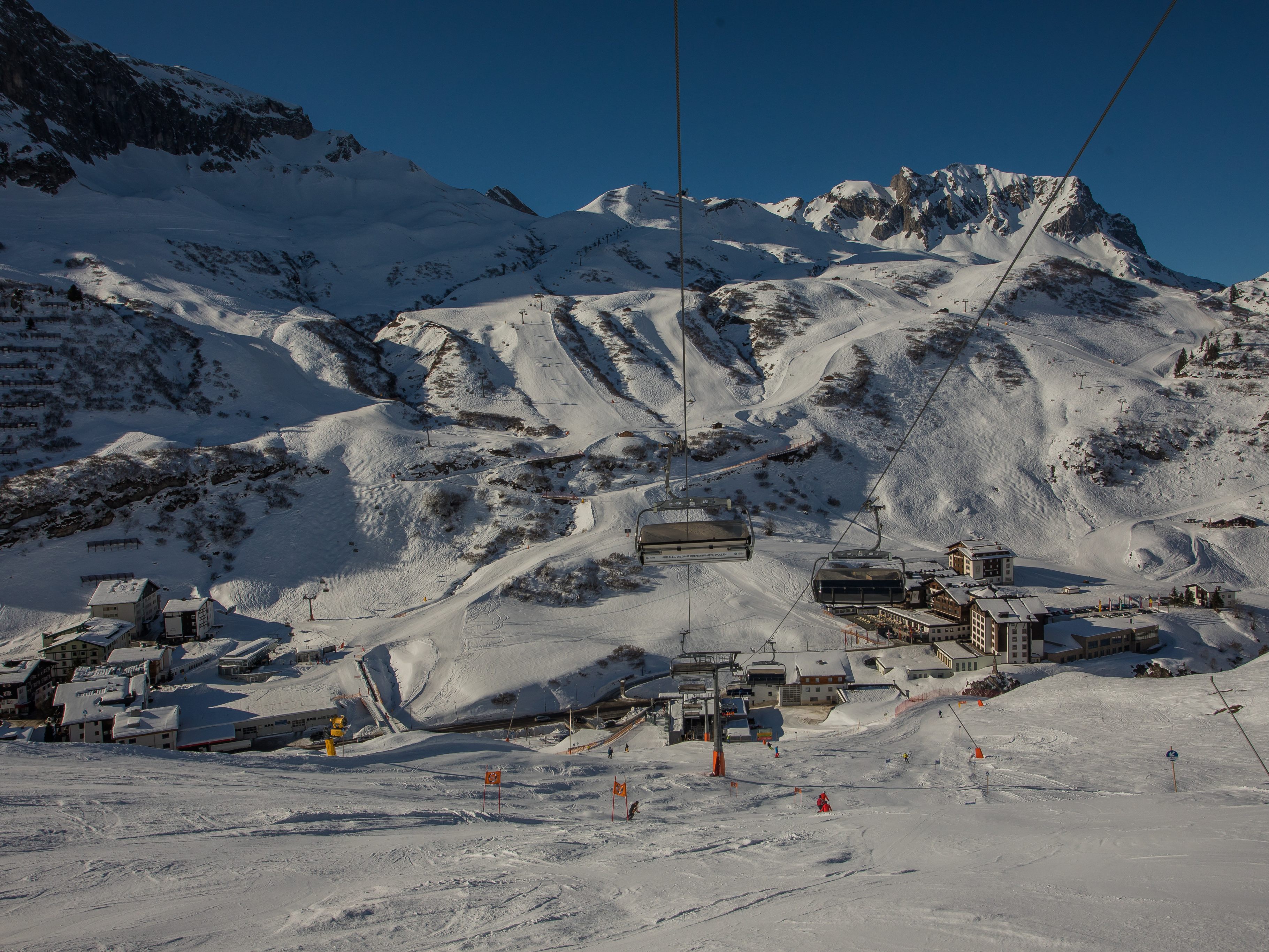 Ski Arlberg will erst am Montag entscheiden, ob die Anlagen geöffnet werden.