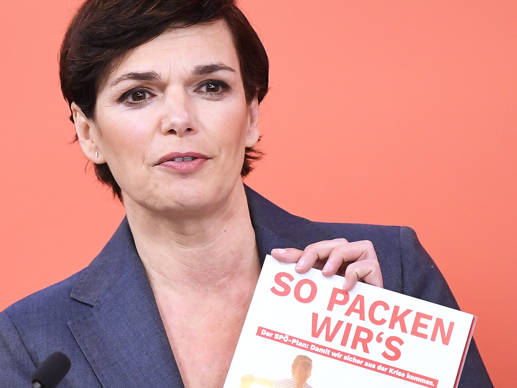 SPÖ-Chefin präsentierte Fünf-Punkte-Plan für den Weg aus der Corona-Krise. SPÖ-Chefin präsentierte Fünf-Punkte-Plan für den Weg aus der Corona-Krise.