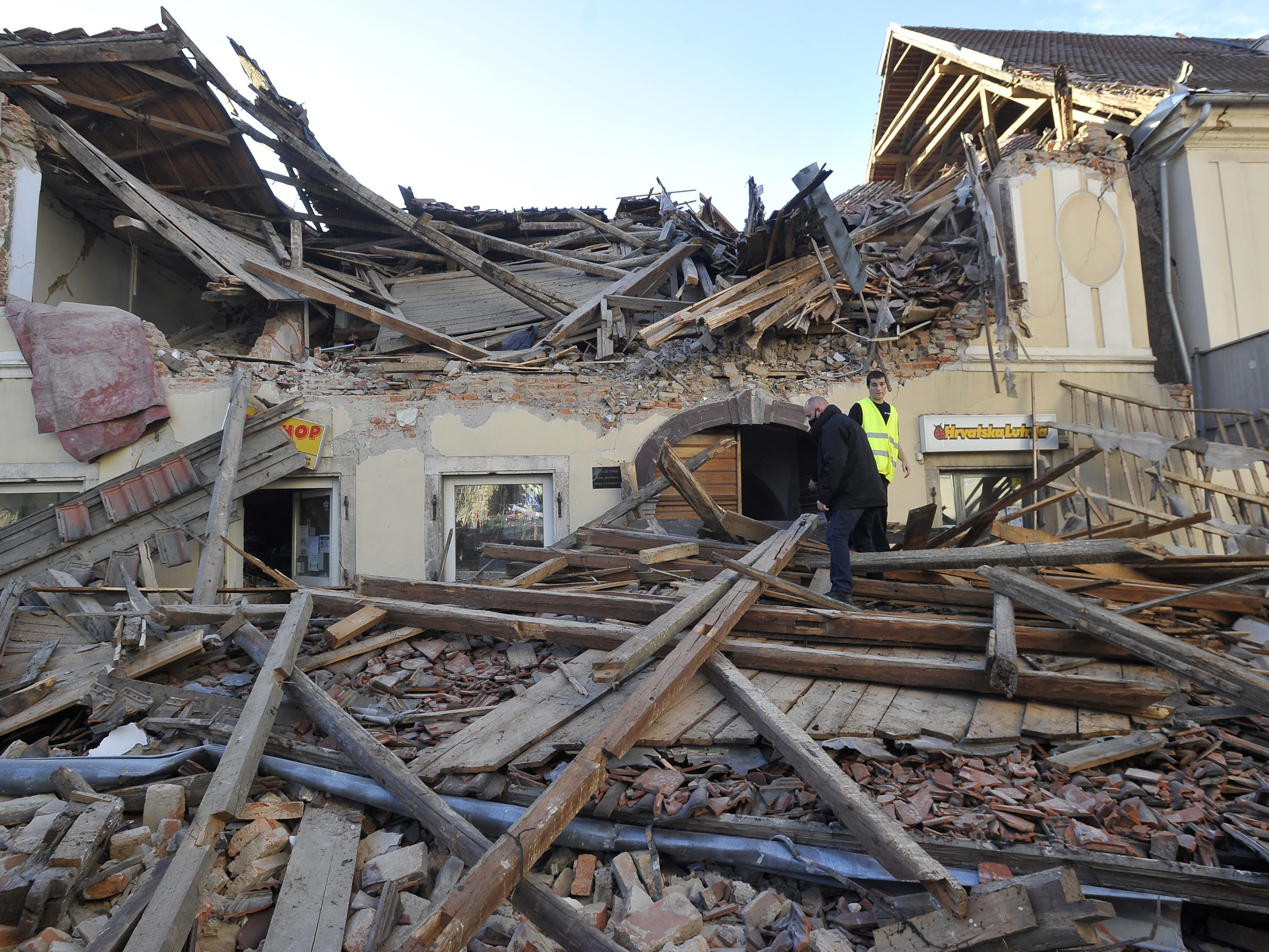 Zwölfjähriges Mädchen in Petrinja getötet - mindestens 20 Verletzte.