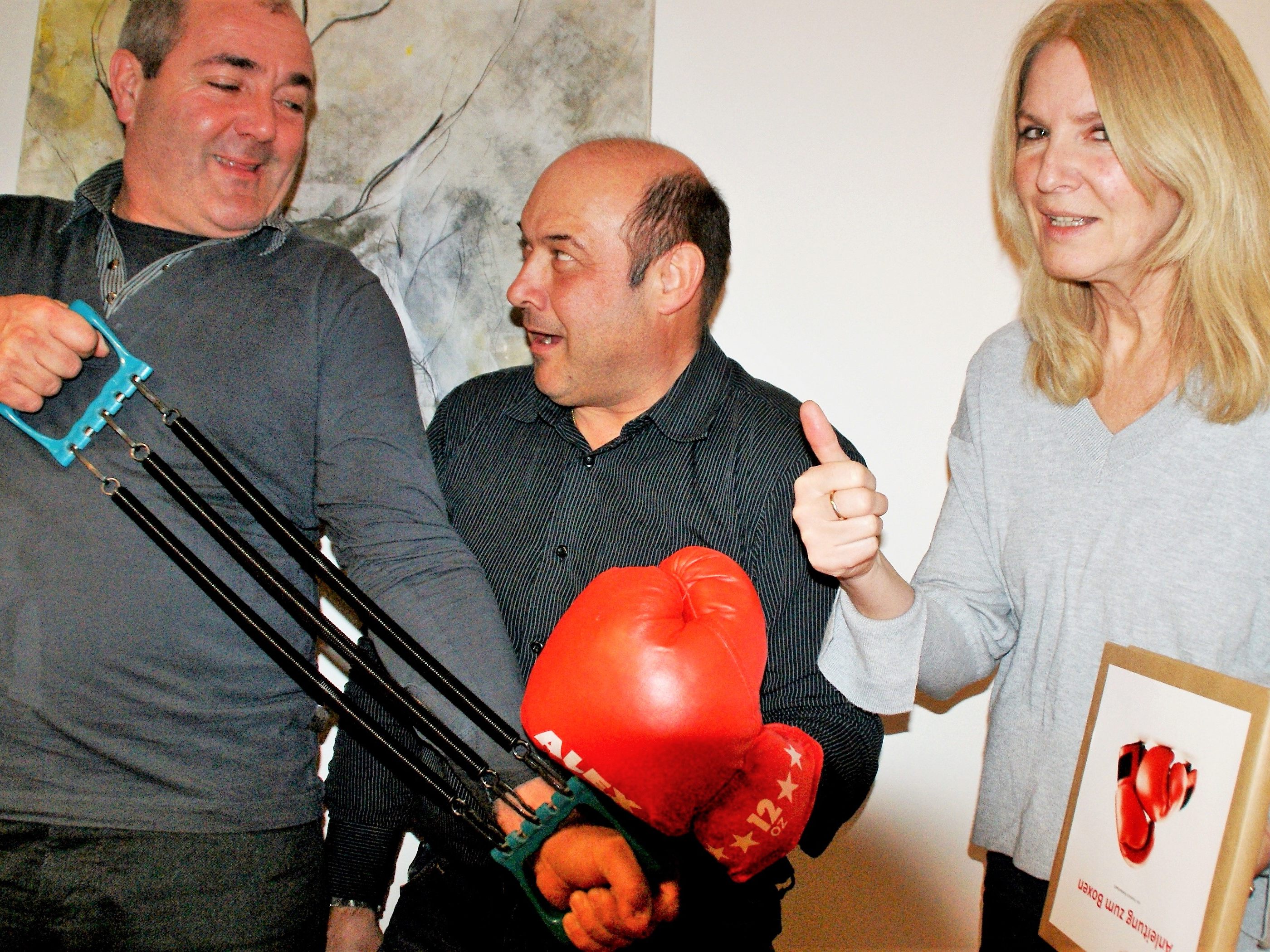 Auf ein Jahr mit Auszeit 2019 (Spielersuche), folgt die zweimalige Corona-bedingte Produktionsabsage, ehe das Theater in Buch künftig wieder einen Angriff auf die Lachmuskeln starten kann. Auf ein Jahr mit Auszeit 2019 (Spielersuche), folgt die zweimalige Corona-bedingte Produktionsabsage, ehe das Theater in Buch künftig wieder einen Angriff auf die Lachmuskeln starten kann.