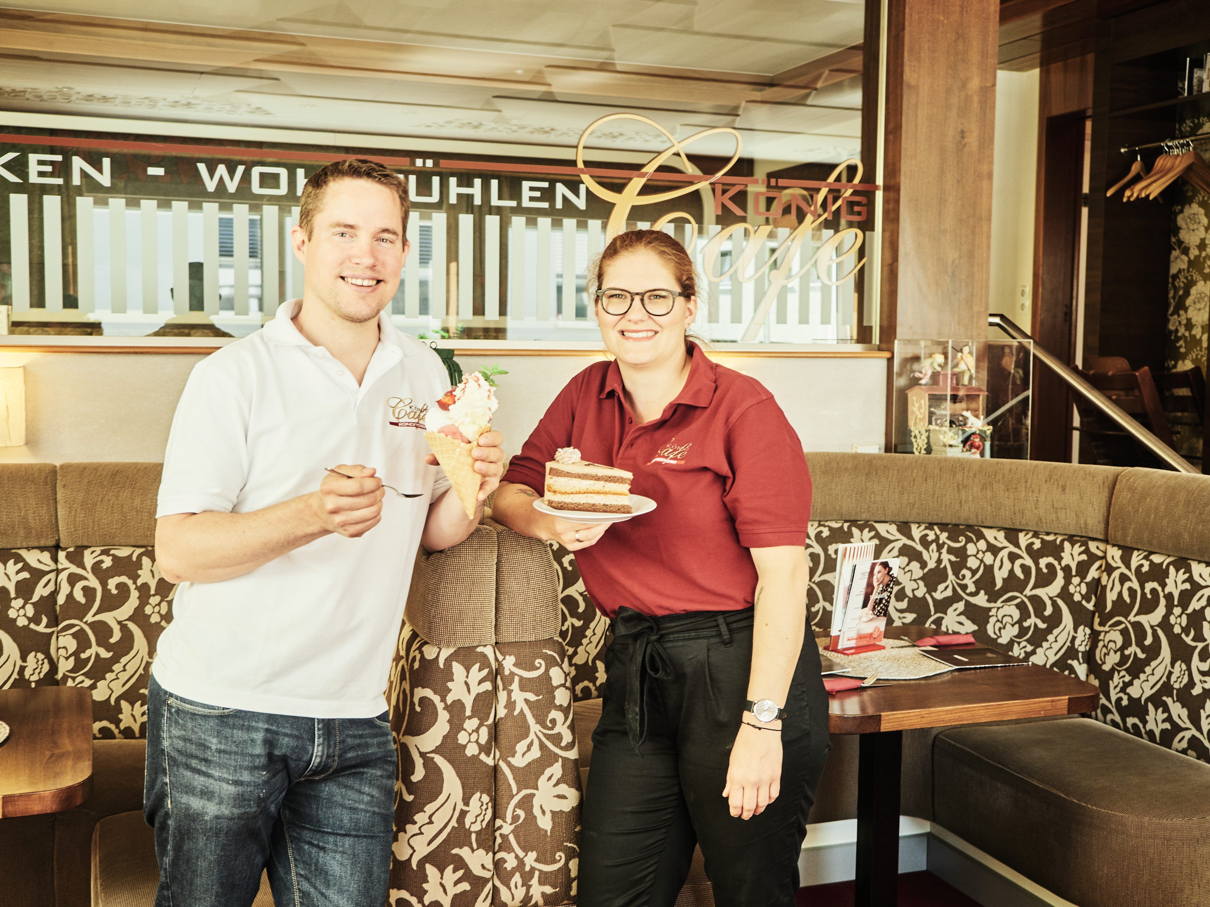 Paul und Eva Maria Piringer vom Café König bieten süße Köstlichkeiten zum Mitnehmen.