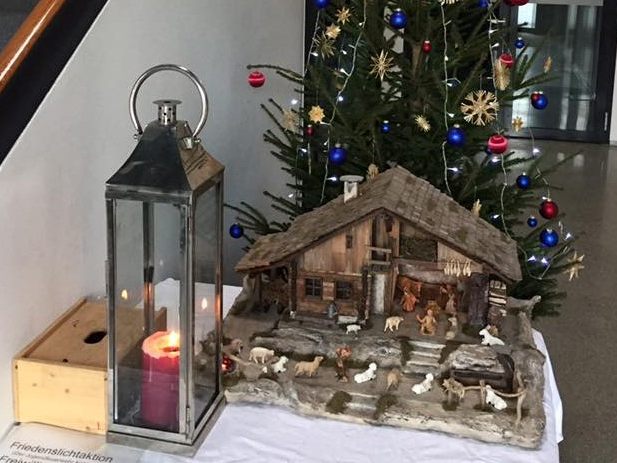 An mehreren Standorten kann die Koblacher Bevölkerung das Friedenslicht am 24.12. entgegennehmen