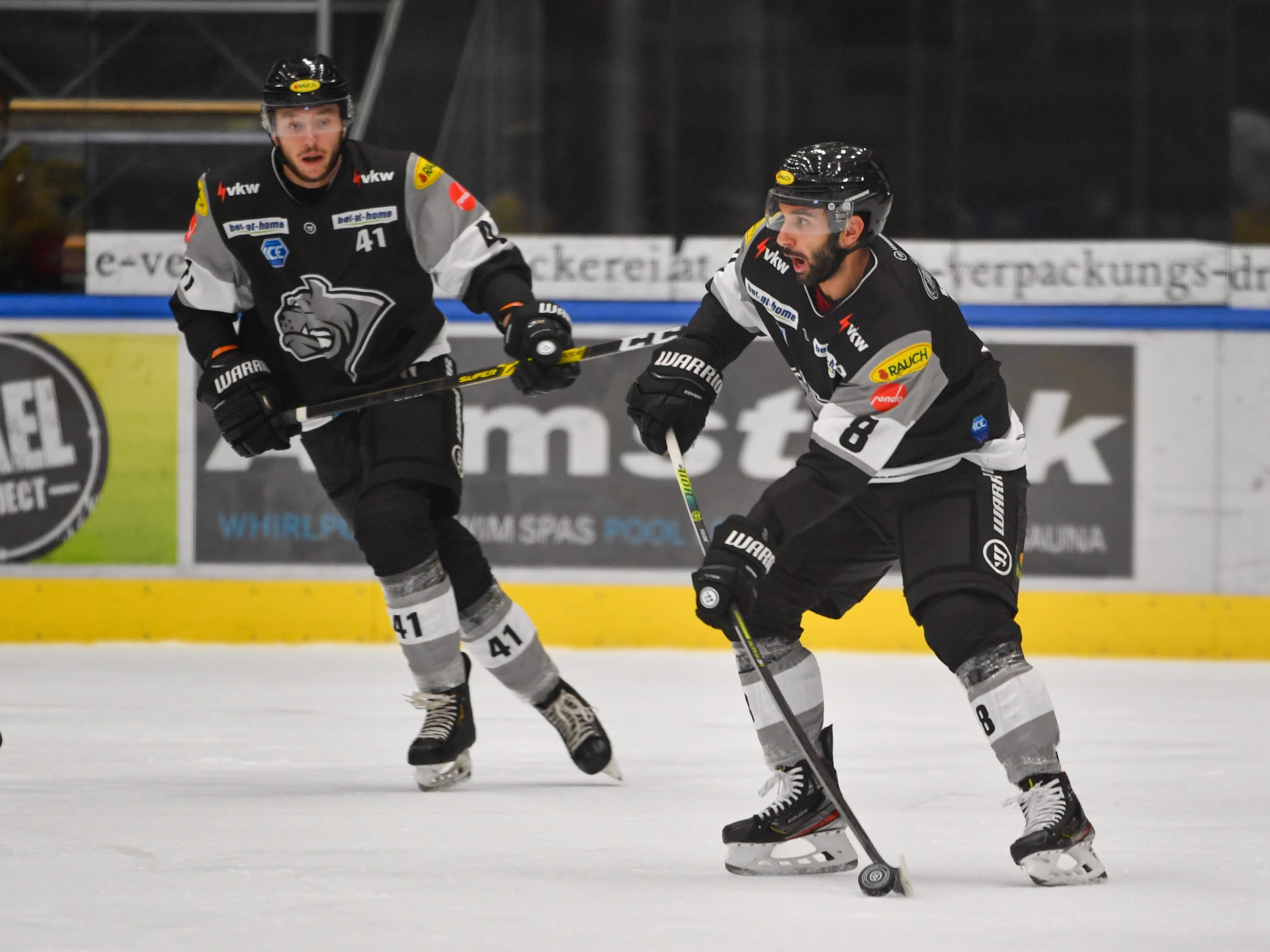 Die Bulldogs durften auch heute gegen Bratislava jubeln. Die Bulldogs durften auch heute gegen Bratislava jubeln.