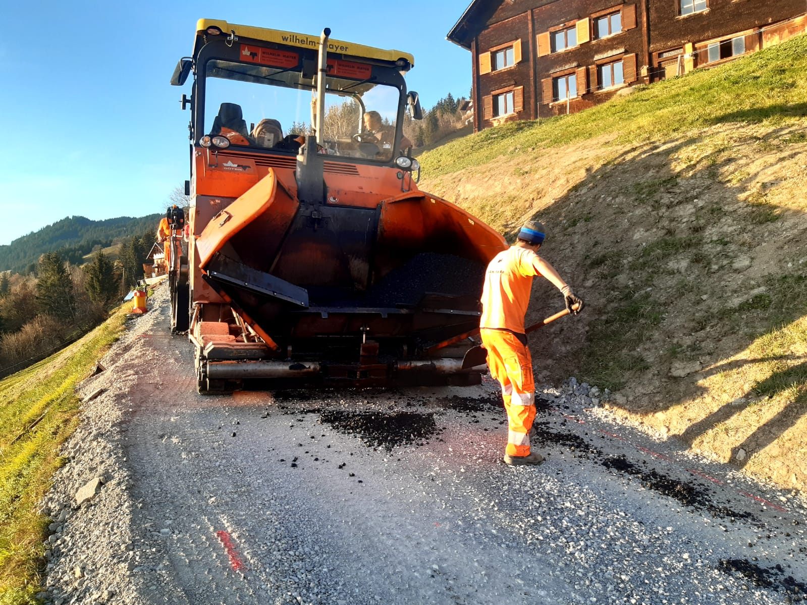 Der Güterweg auf den Hensler ist wieder befahrbar Der Güterweg auf den Hensler ist wieder befahrbar