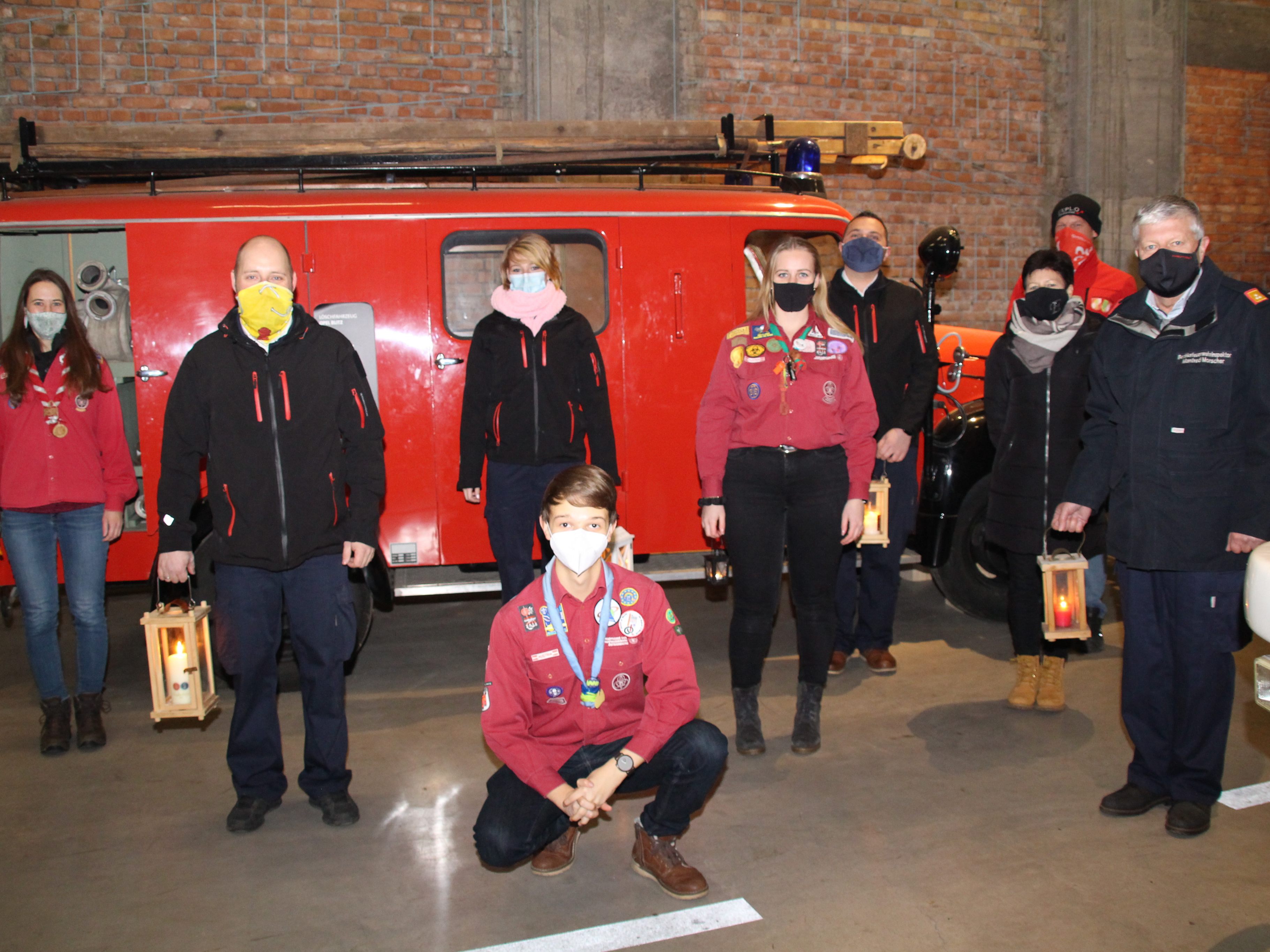 Übergabe des Friedenslichts im Feuerwehrbezirk Feldkirch in der Vorarlberger Museumswelt Übergabe des Friedenslichts im Feuerwehrbezirk Feldkirch in der Vorarlberger Museumswelt