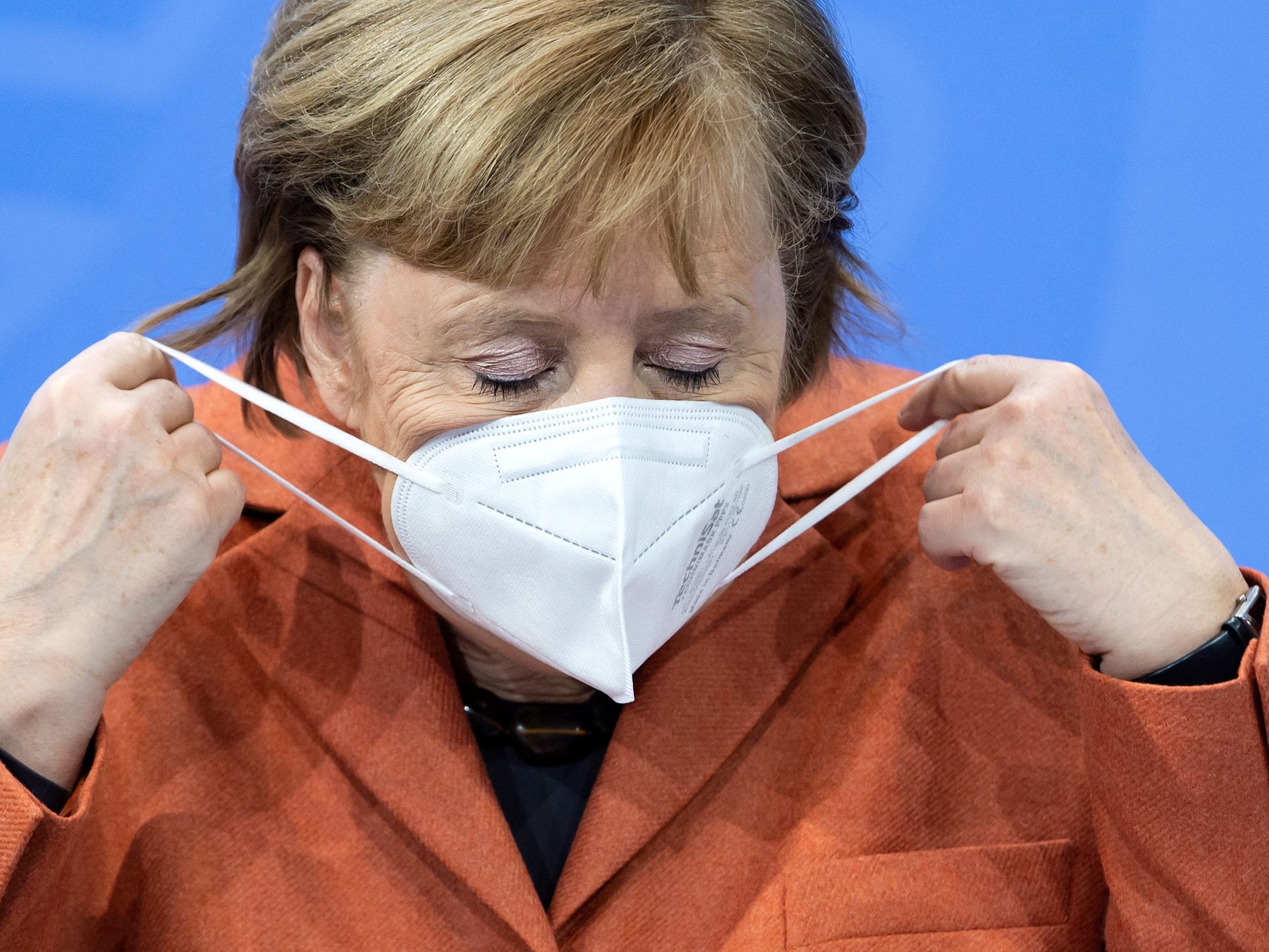 Trotz des Teil-Lockdowns rollt die Corona-Welle in Deutschland. Trotz des Teil-Lockdowns rollt die Corona-Welle in Deutschland.