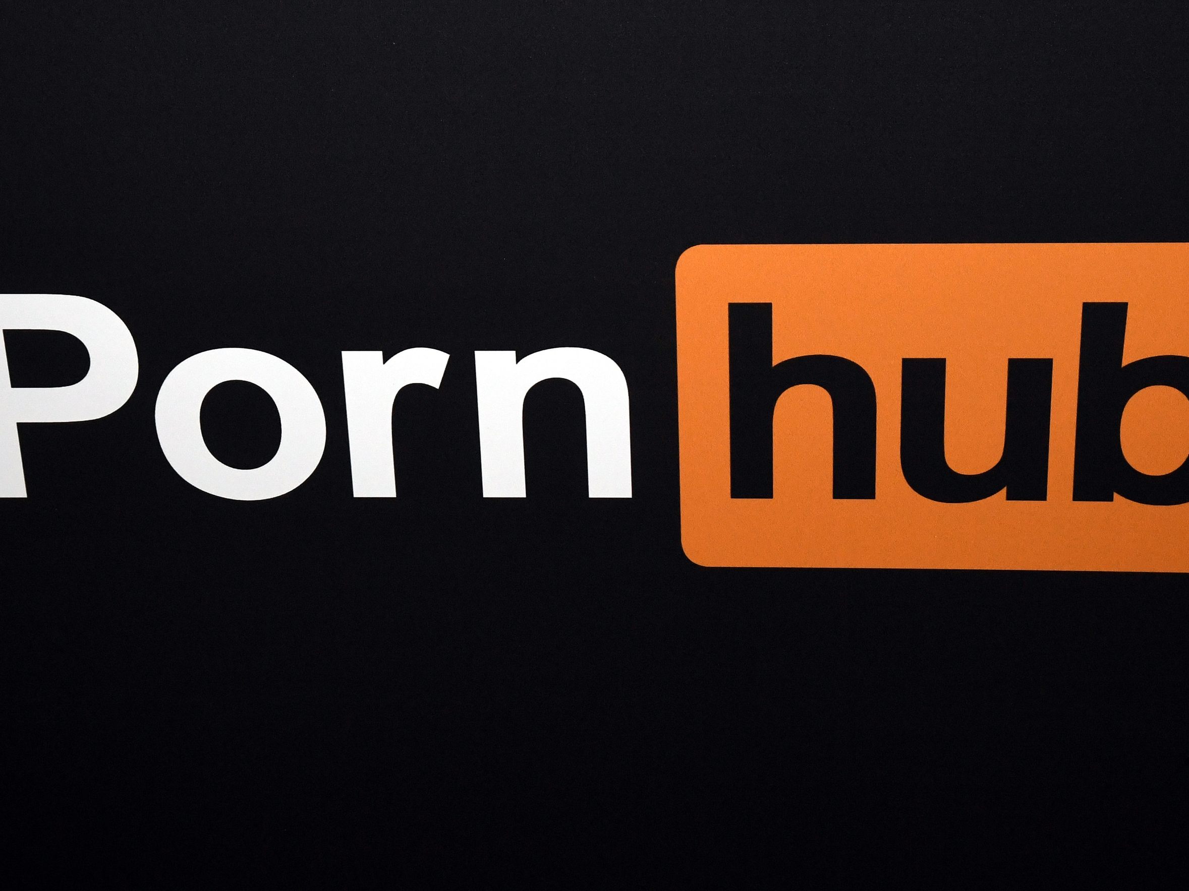 Angesichts der Vorwürfe zu Missbrauchsdarstellungen von Kindern auf seiner Porno-Plattform will Pornhub vorläufig nur noch Inhalte von verifizierten Nutzern erlauben. Angesichts der Vorwürfe zu Missbrauchsdarstellungen von Kindern auf seiner Porno-Plattform will Pornhub vorläufig nur noch Inhalte von verifizierten Nutzern erlauben.