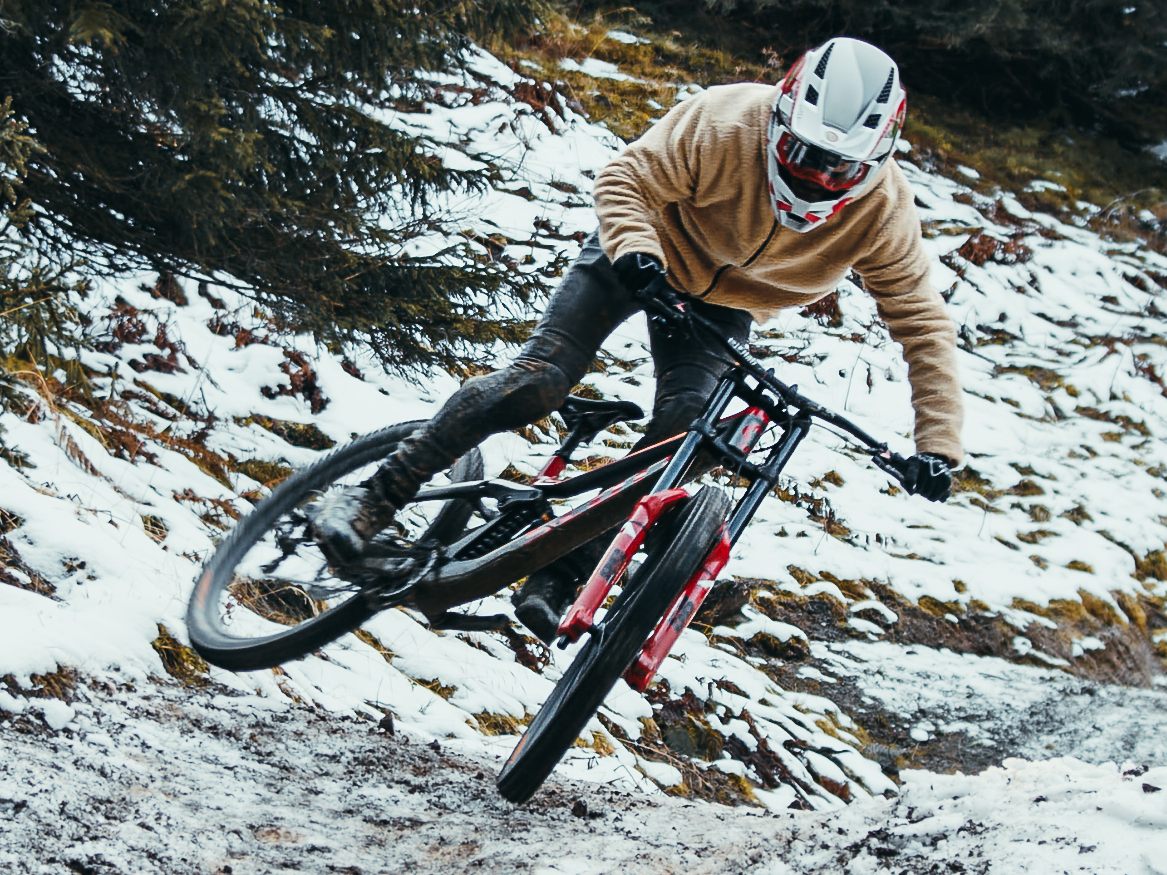Extrem-Biker Elias Schwärzler.