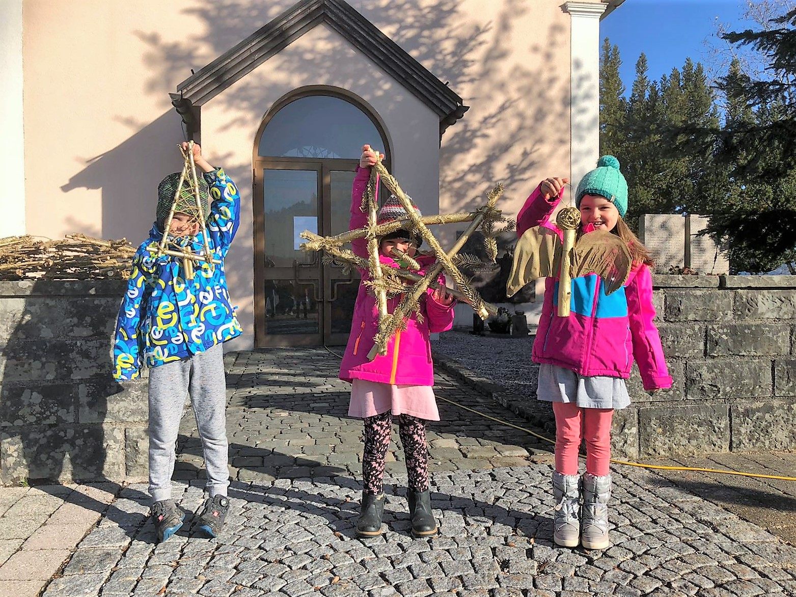 Bucher Kindergarten- und Volksschulkinder legten sich für die Tradition voll ins Zeug. Bucher Kindergarten- und Volksschulkinder legten sich für die Tradition voll ins Zeug.