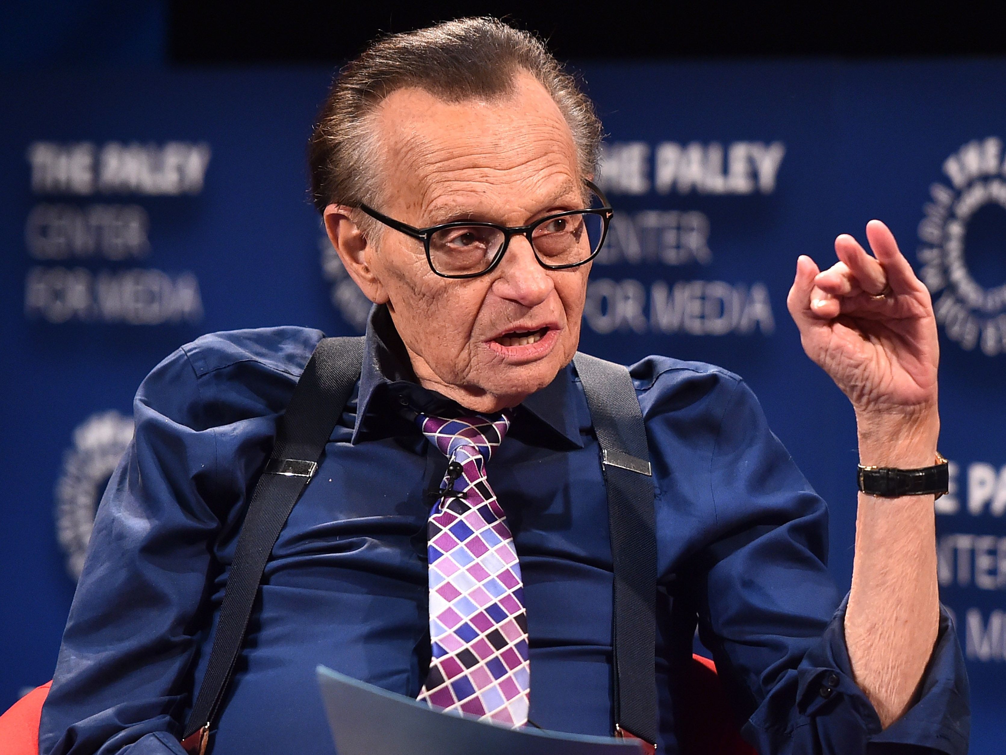 King wurde mit seiner Show „Larry King Live“ bekannt King wurde mit seiner Show „Larry King Live“ bekannt