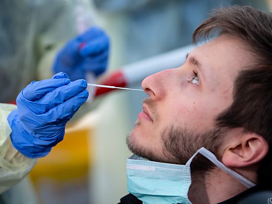 Gesamtzahl der positiven Testergebnisse erhöhte sich auf 382.258 Gesamtzahl der positiven Testergebnisse erhöhte sich auf 382.258
