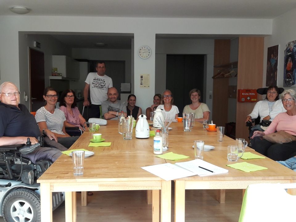 Ab 18. Jänner wird beim PAV-Info-Café wieder gemeinsam diskutiert. Ab 18. Jänner wird beim PAV-Info-Café wieder gemeinsam diskutiert.