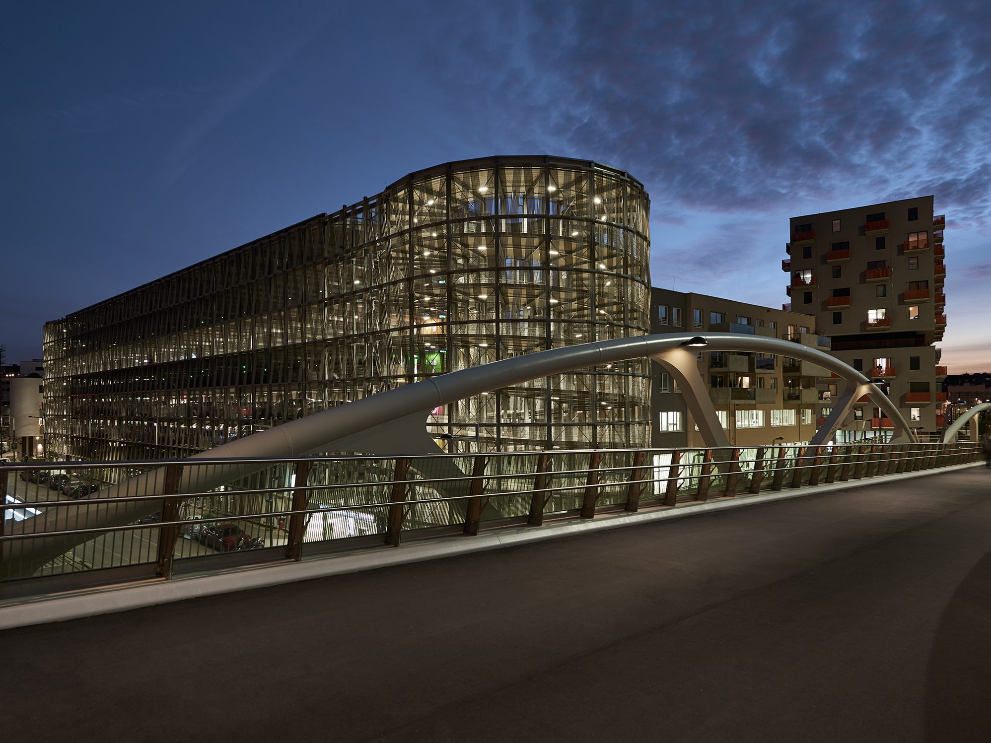 Primevest Capital Partners erwirbt für 20 Millionen Euro zwei Parkhäuser in Wien von Rhomberg Bau