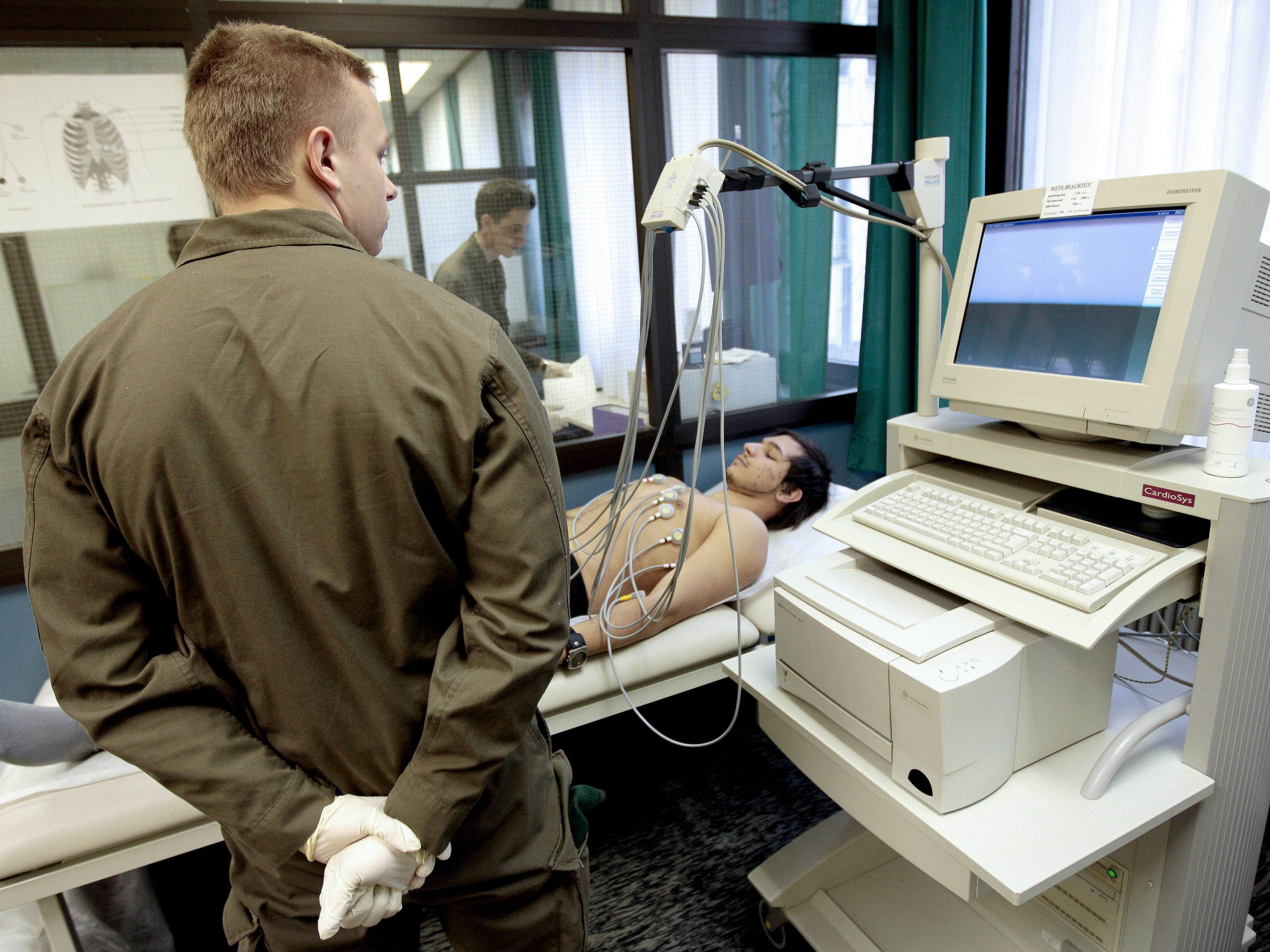 Nach Kritik dazu, dass das Bundesheer bei Stellung und Co. bisher nicht auf Corona testete, sind ab Montag Tests geplant