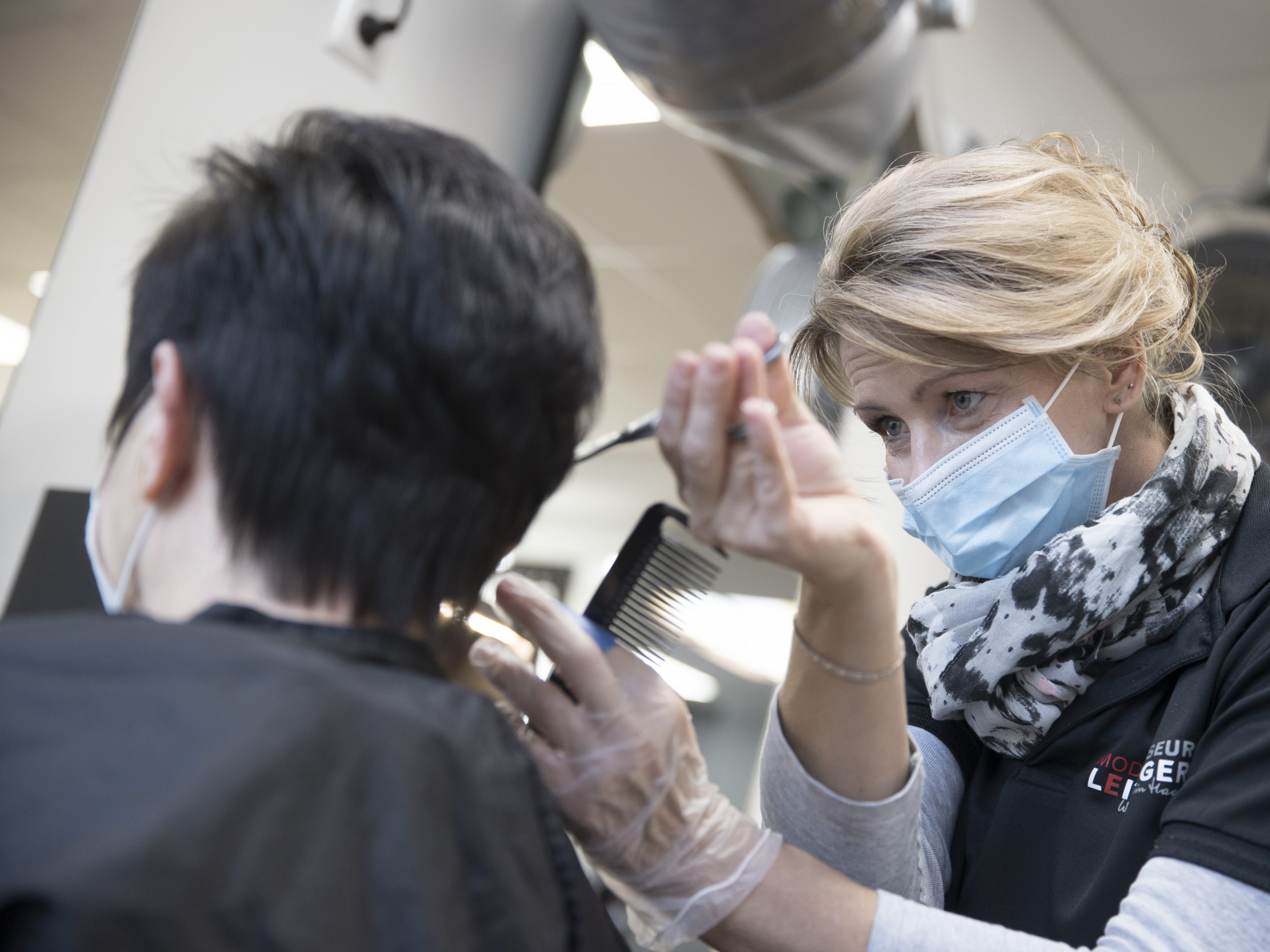 Zahl der Arbeitslosen Friseurinnen und Friseure im Dezember um 65 Prozent gestiegen