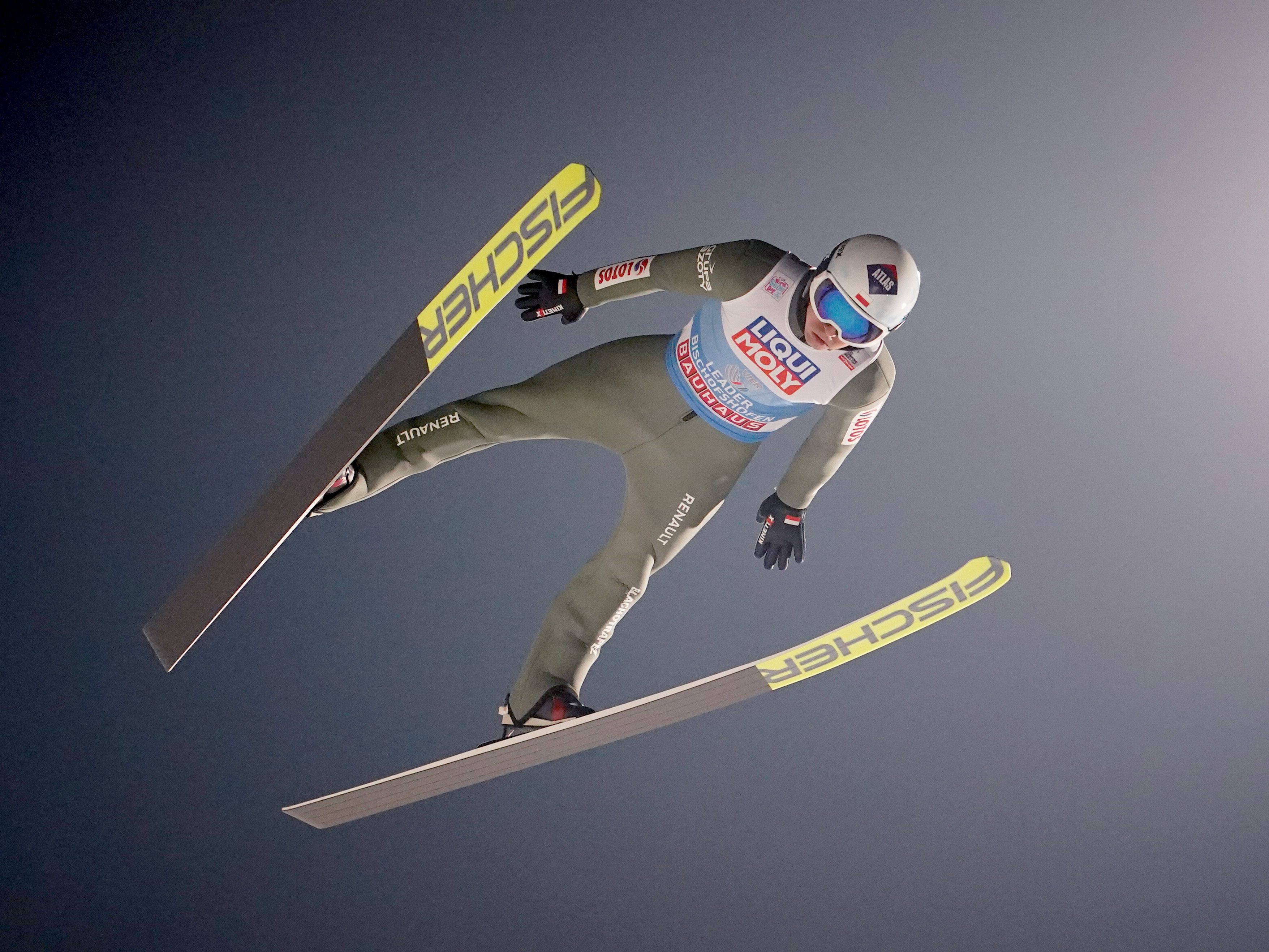 Kamil Stoch brachte den Tournee-Sieg souverän nach Hause. Kamil Stoch brachte den Tournee-Sieg souverän nach Hause.