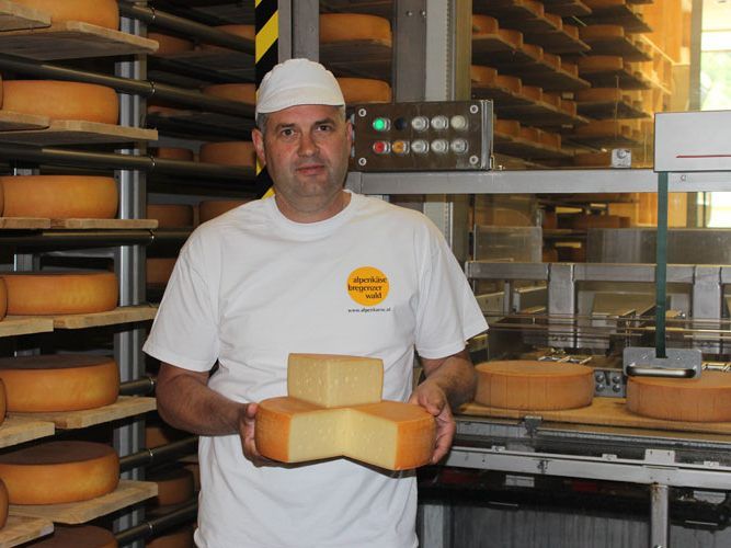 Hermann Metzler, Geschäftsführer Alpenkäse Bregenzerwald Sennerei eGen: „Traditionelle Produkte in modernem Umfeld auf den Punkt gereift.“