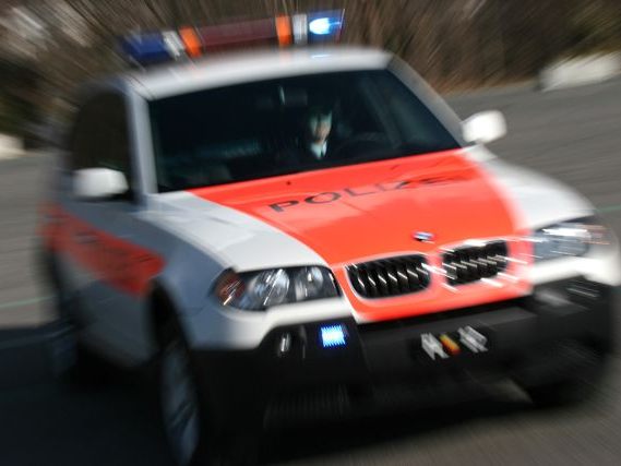 Mann nach Schüssen auf Fahrzeuge festgenommen