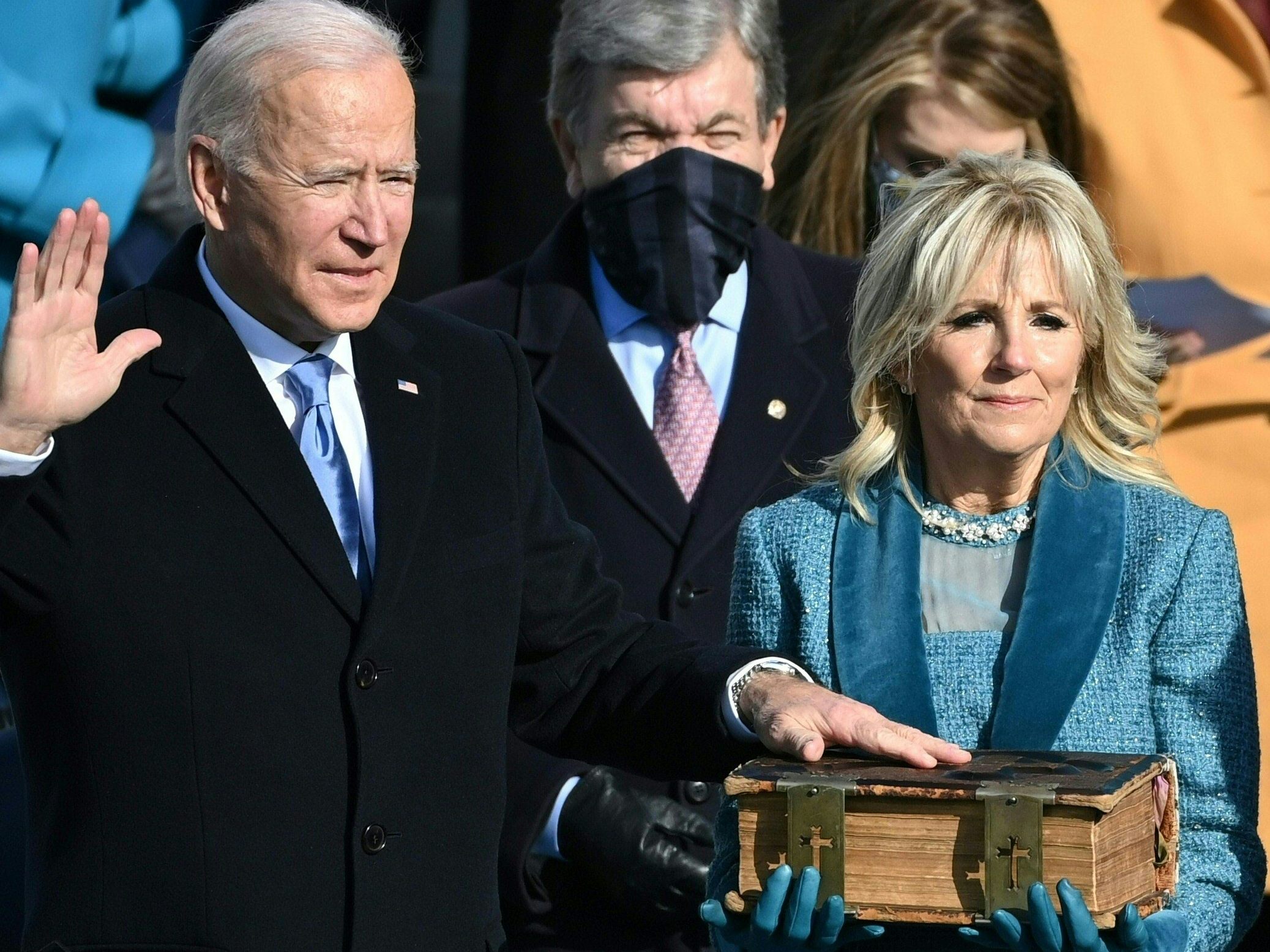 46. US-Präsident Joe Biden legte Amtseid ab - Zuvor Harris als "Vize" angelobt . 46. US-Präsident Joe Biden legte Amtseid ab - Zuvor Harris als "Vize" angelobt .