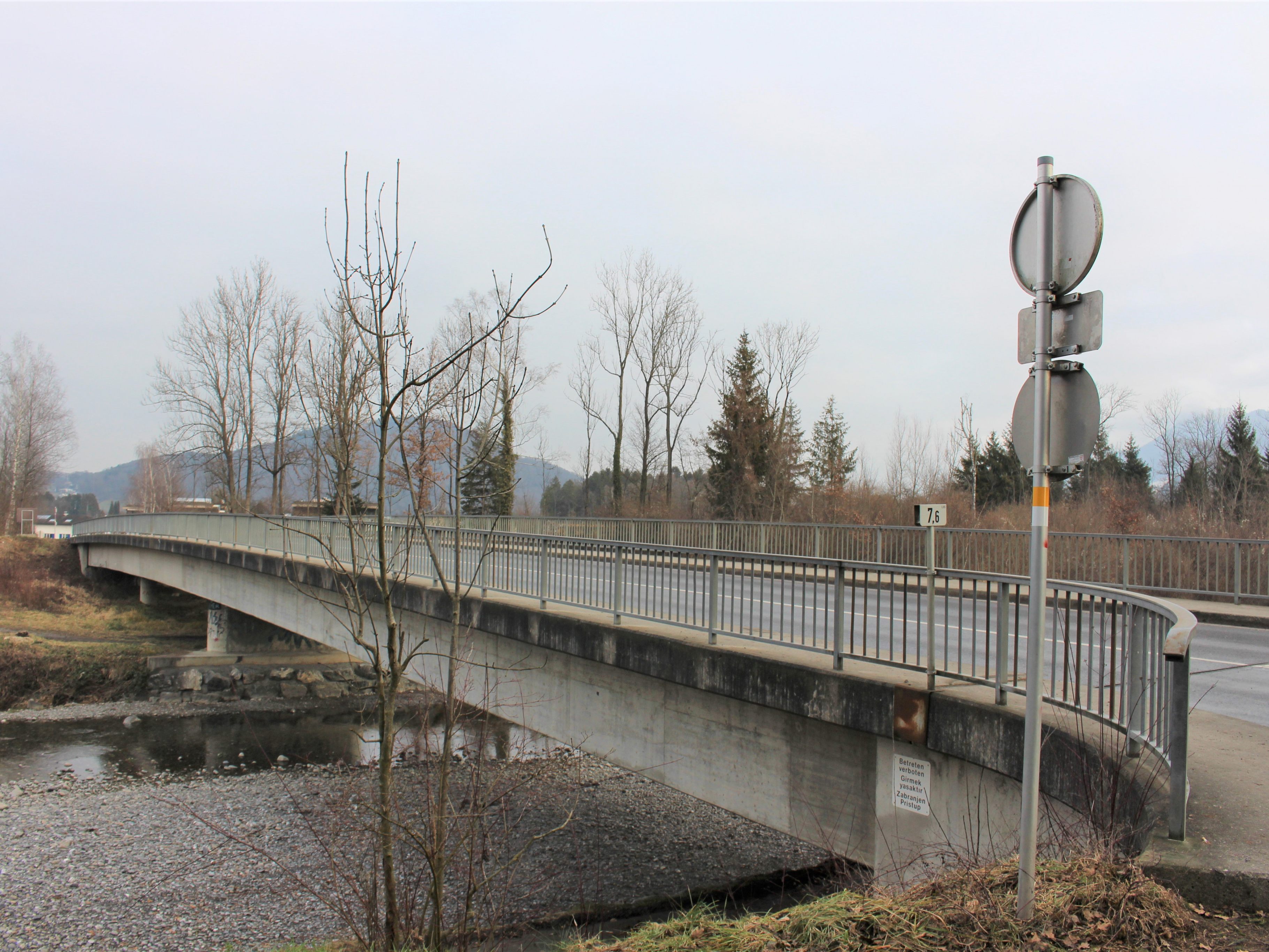 Durch die Bauvorbereitungen kann es bereits am 11. Jänner 2021 zu Behinderungen bei der Frutzbrücke kommen.