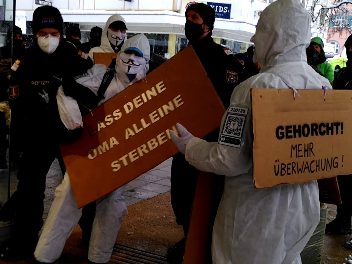 Im Zuge der Bregenzer "Corona-Maßnahmen-Demo" am vergangenen Sonntag kam es zu einer Festnahme. Im Zuge der Bregenzer "Corona-Maßnahmen-Demo" am vergangenen Sonntag kam es zu einer Festnahme.