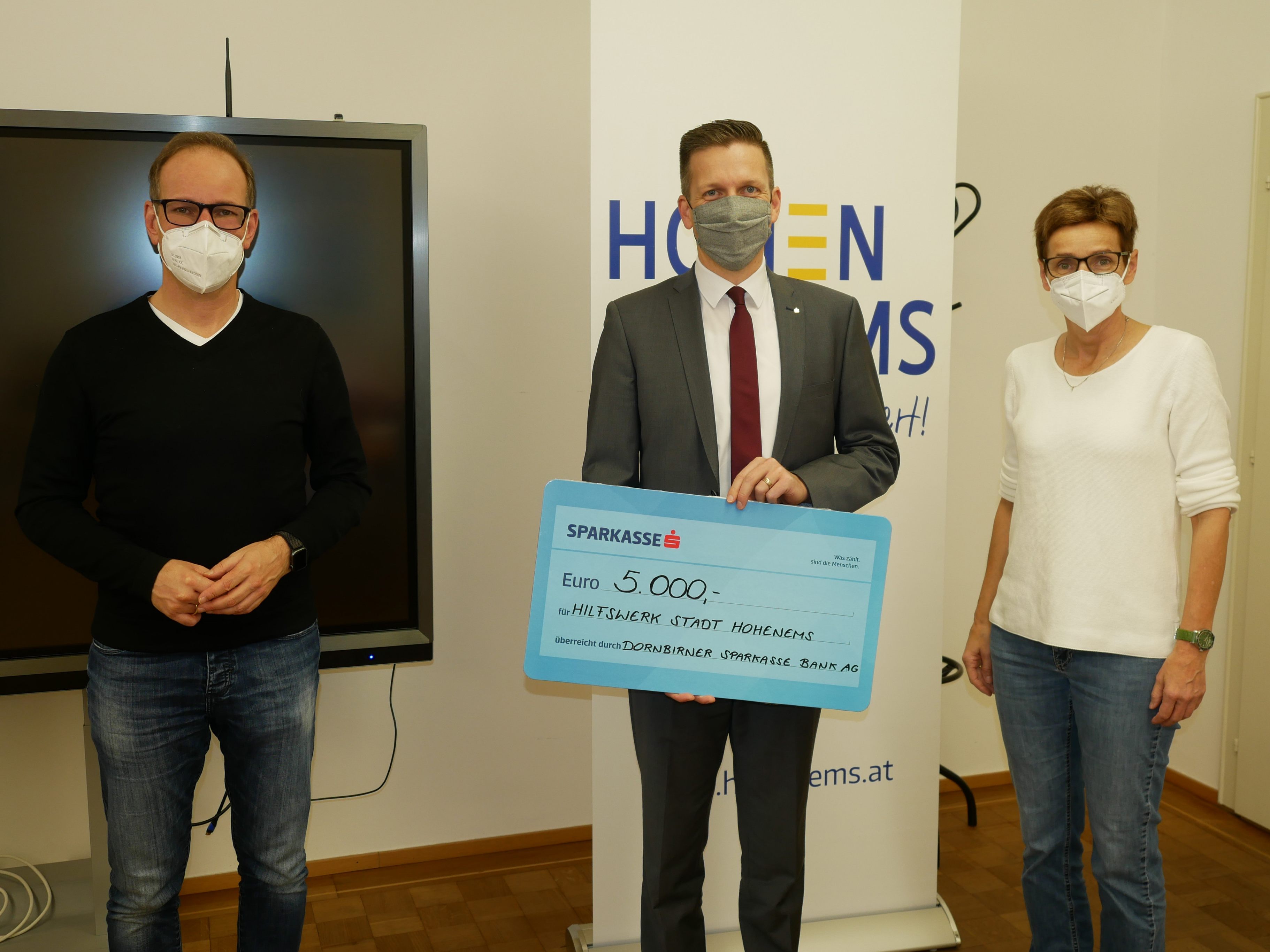 v. l. Bürgermeister Dieter Egger, Michael Sutterlütti, Sabine Aberer (Sozialabteilung)
