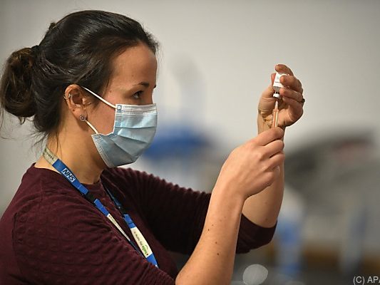 Covid-19-Impfung: Am Freitag erste AstraZeneca-Lieferung in Österreich Covid-19-Impfung: Am Freitag erste AstraZeneca-Lieferung in Österreich