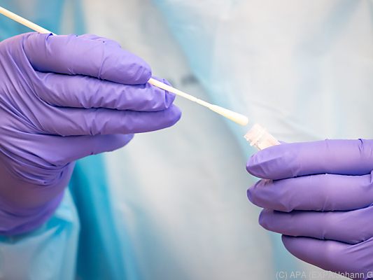 Innerhalb von 24 Stunden mehr positive Tests als wieder Genesene Innerhalb von 24 Stunden mehr positive Tests als wieder Genesene
