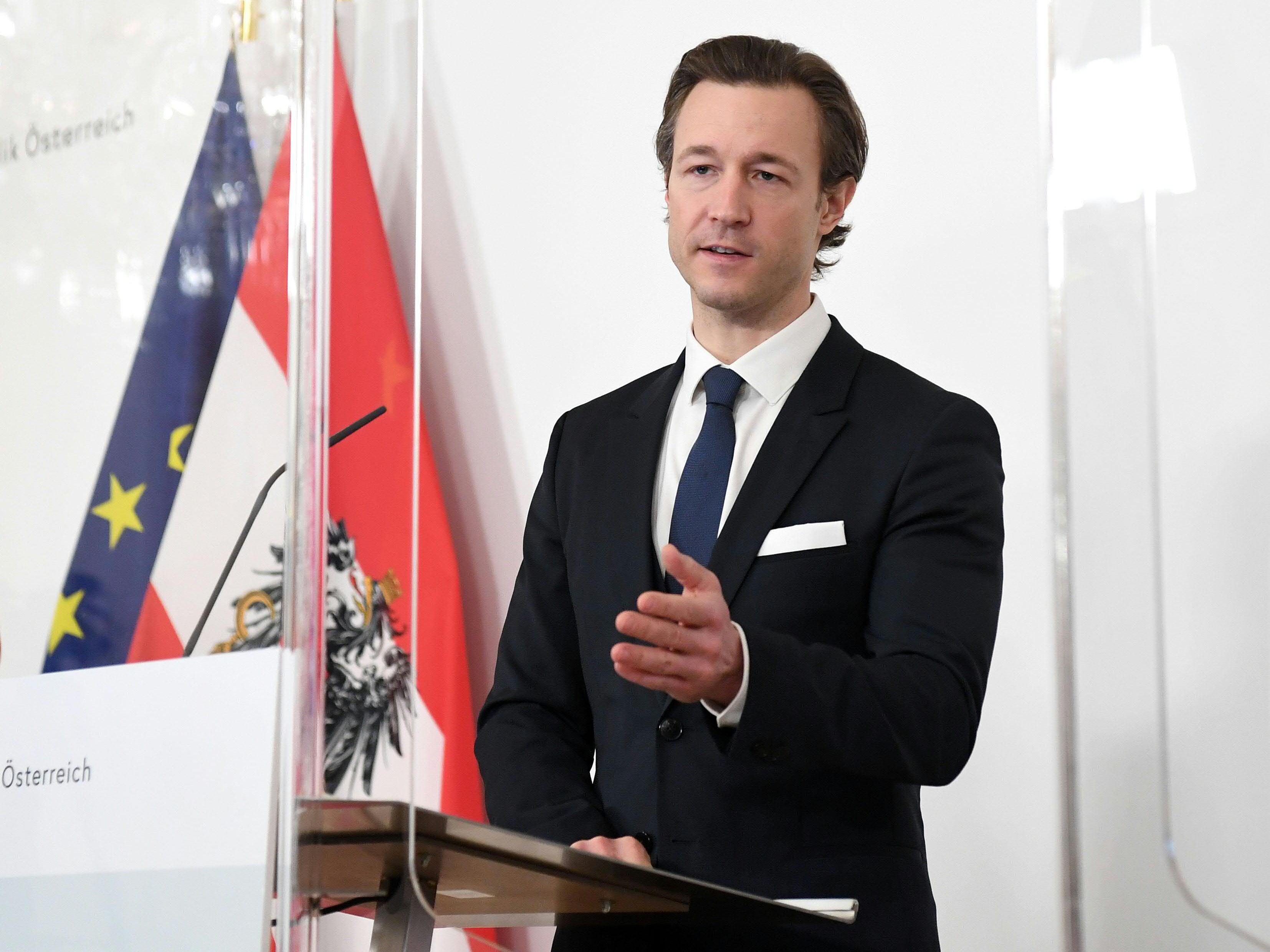 LIVE: Finanzminister Blümel zu den derzeitigen Ermittlungen. LIVE: Finanzminister Blümel zu den derzeitigen Ermittlungen.