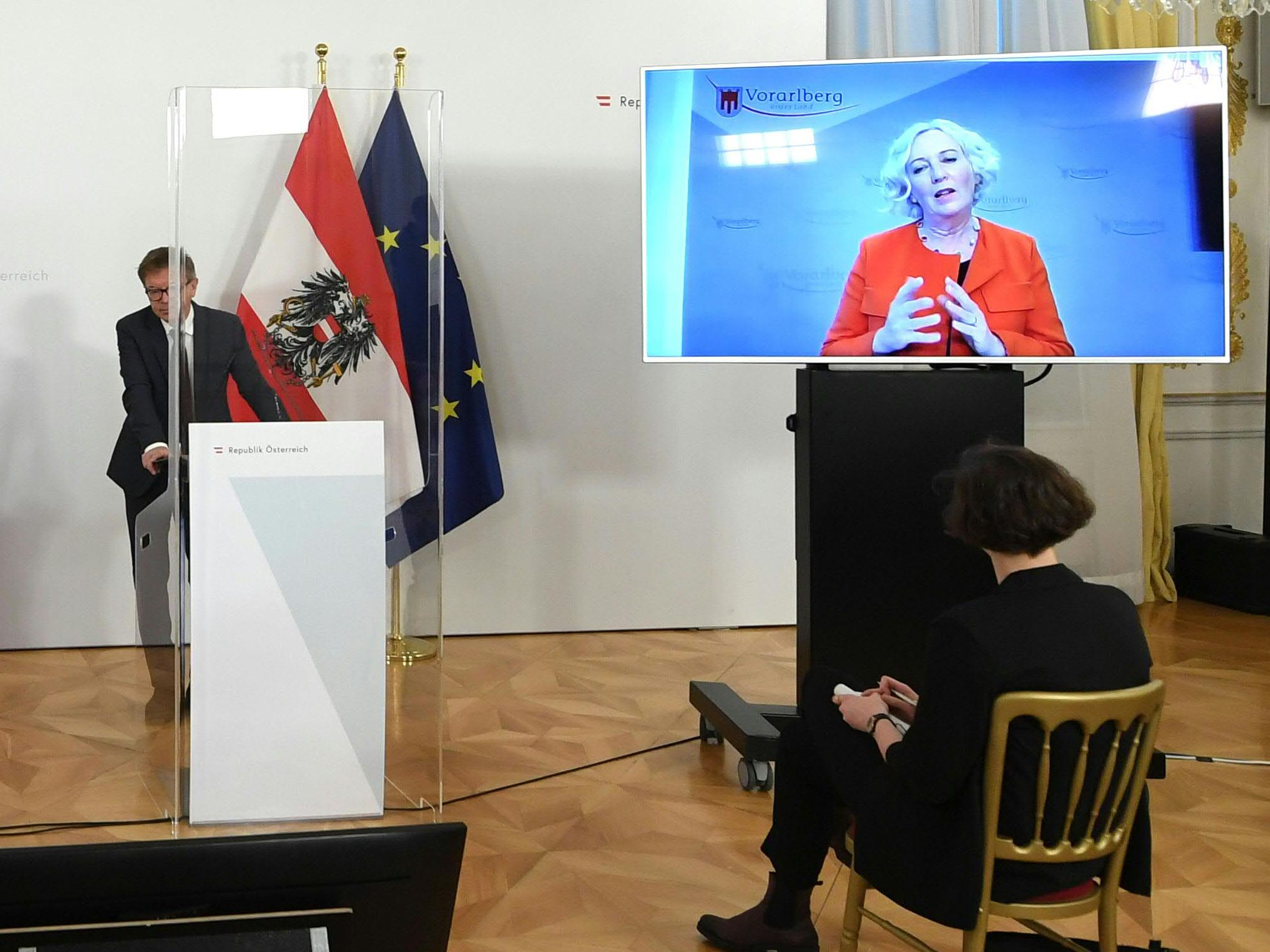 Gesundheitsökonomin Andrea Schmidt, Gesundheitsminister Rudolf Anschober (Grüne) und Landesrätin Katharina Wiesflecker Gesundheitsökonomin Andrea Schmidt, Gesundheitsminister Rudolf Anschober (Grüne) und Landesrätin Katharina Wiesflecker