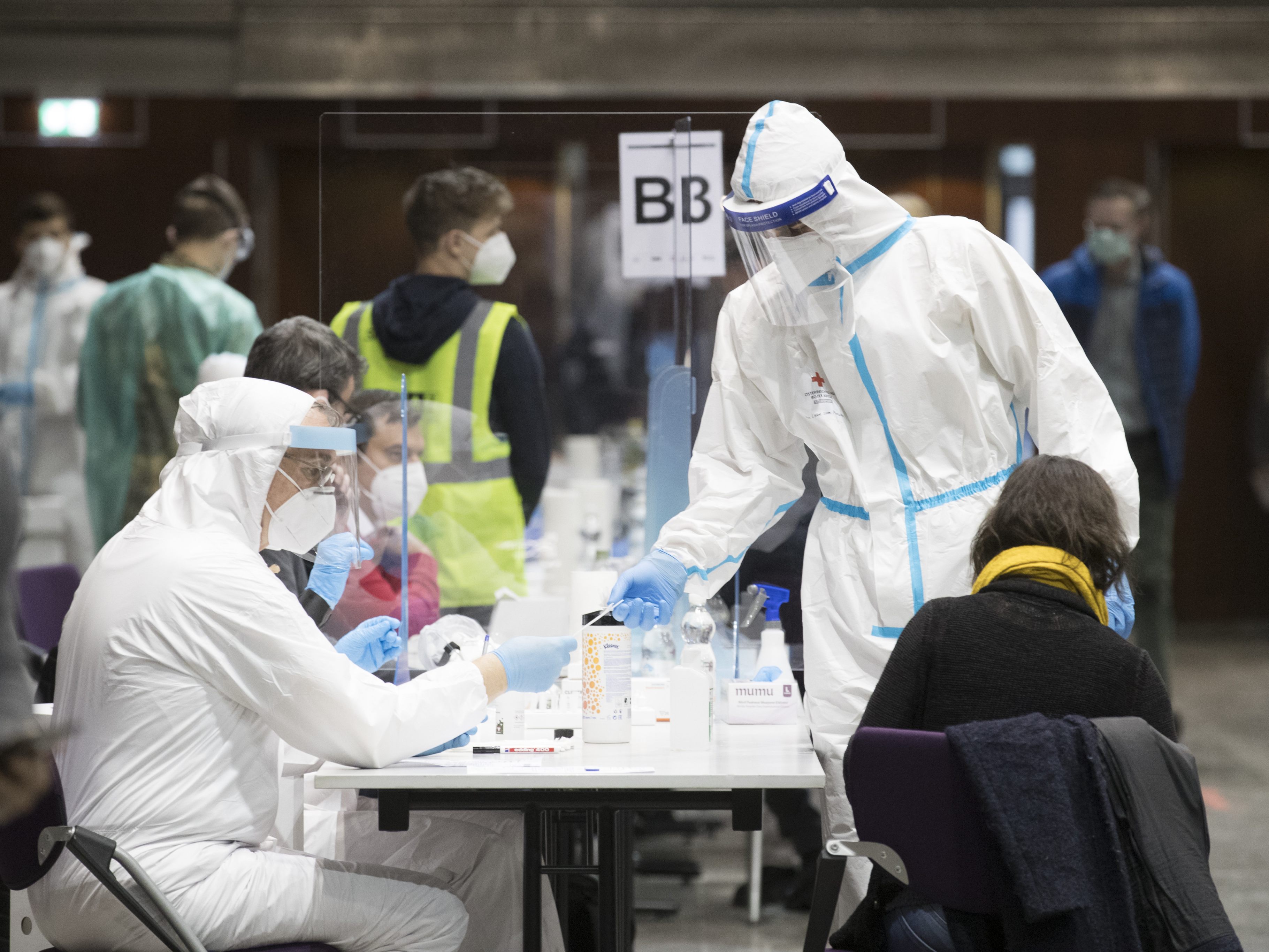 Coronavirus-Fälle in Wien: Fallanstieg wird mit höherer Testkapazität begründet. Coronavirus-Fälle in Wien: Fallanstieg wird mit höherer Testkapazität begründet.