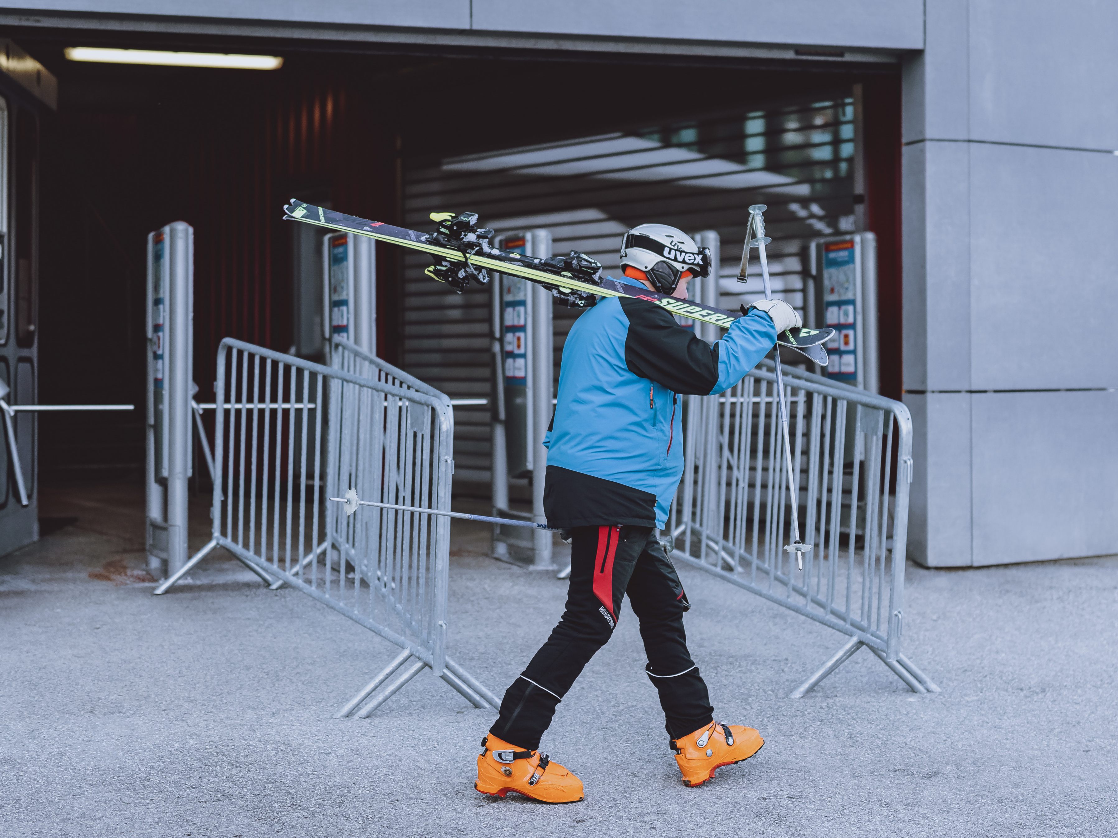 Ab heute müssen Skifahrer in Tirol ein negatives Testergebnis mit sich führen. Ab heute müssen Skifahrer in Tirol ein negatives Testergebnis mit sich führen.