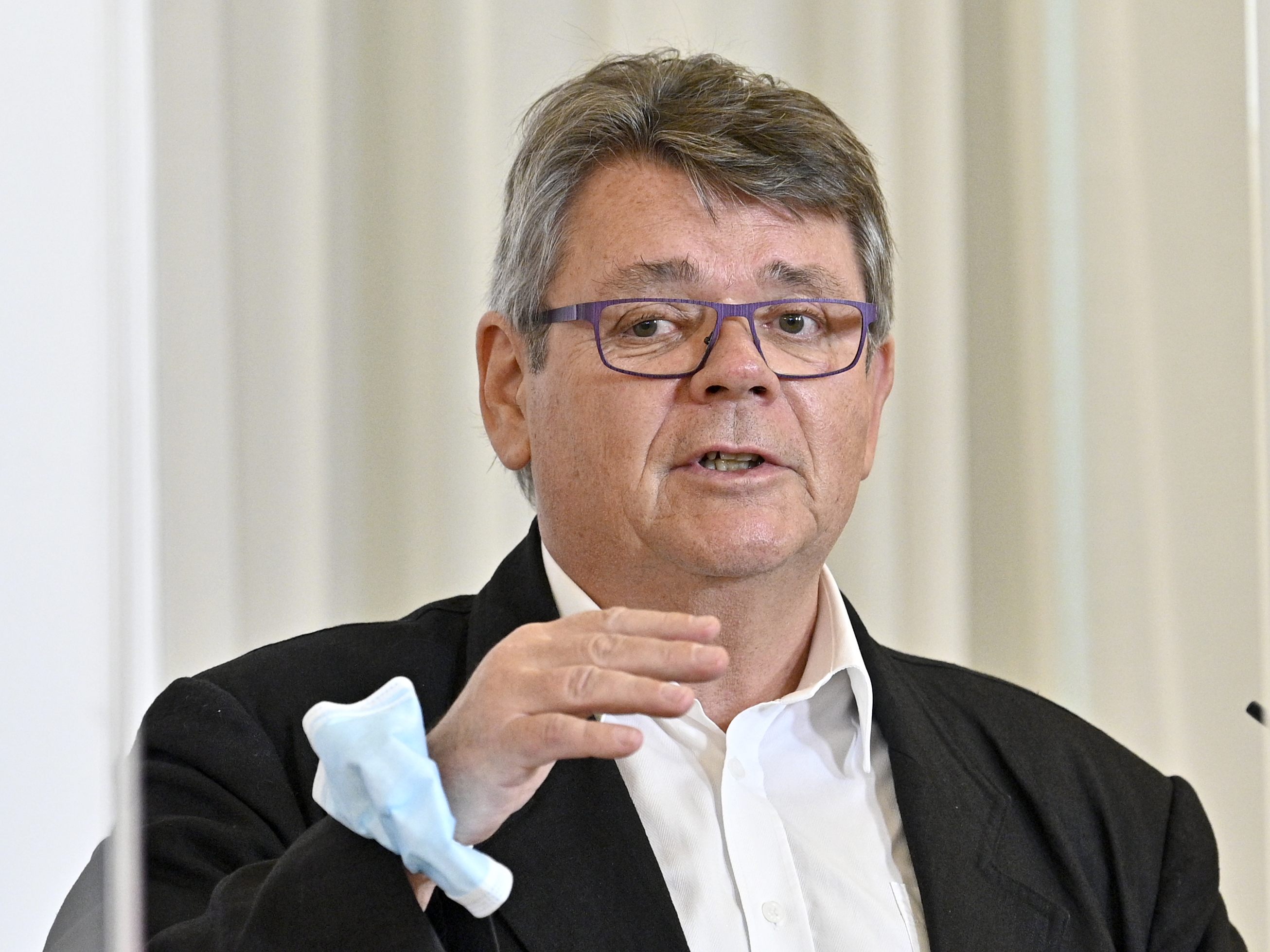 Katzian will mehr Arbeitslosengeld und weiter Kurzarbeit. Katzian will mehr Arbeitslosengeld und weiter Kurzarbeit.