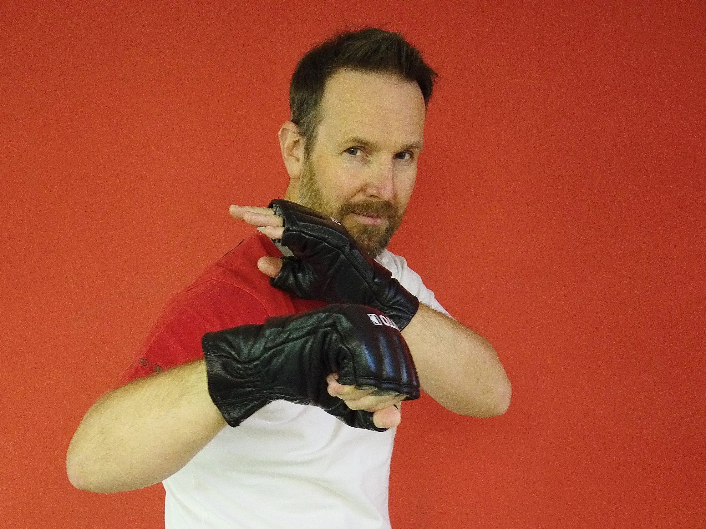 Wolfgang Stadelmann von der WingTsun Schule Dornbirn sagt dem Corona-Virus auch sportlich den Kampf an.