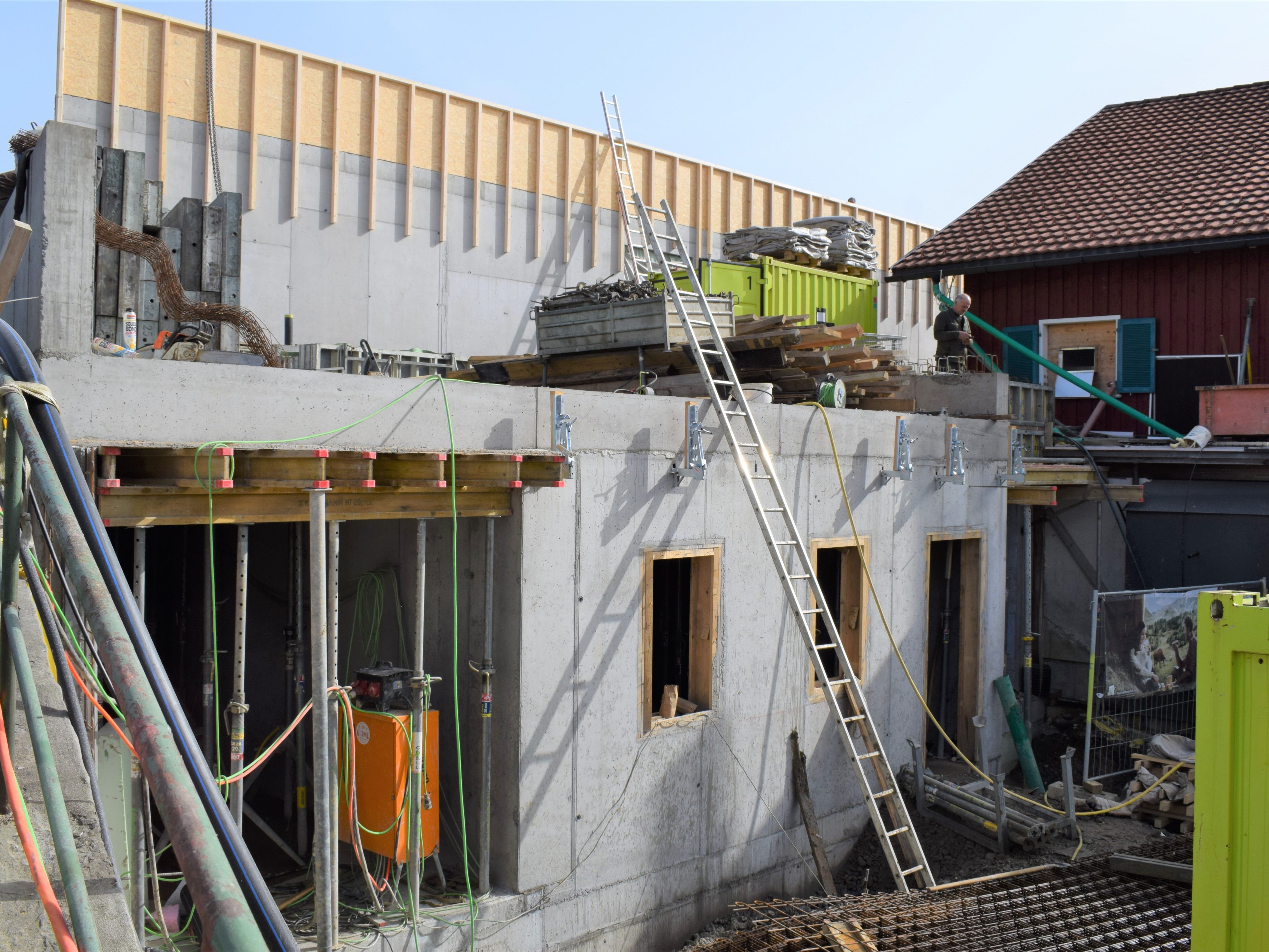 Der neue Käsekeller wurde in den Hang hinein gebaut.
