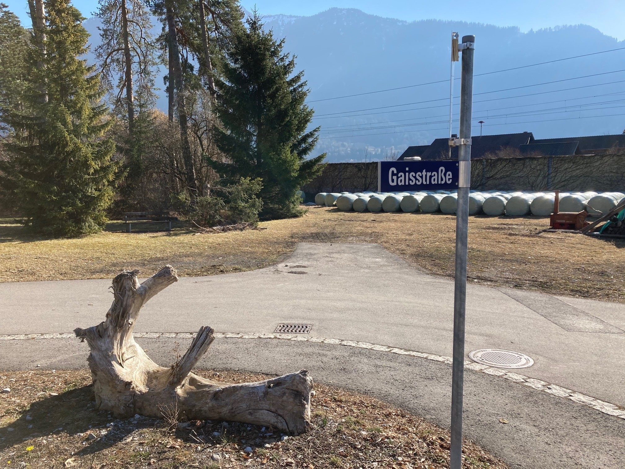 Direkt gegenüber dem bisherigen „Kindergarten Gaisstraße“ soll das „Familienzentrum Sidlig“ entstehen. Direkt gegenüber dem bisherigen „Kindergarten Gaisstraße“ soll das „Familienzentrum Sidlig“ entstehen.