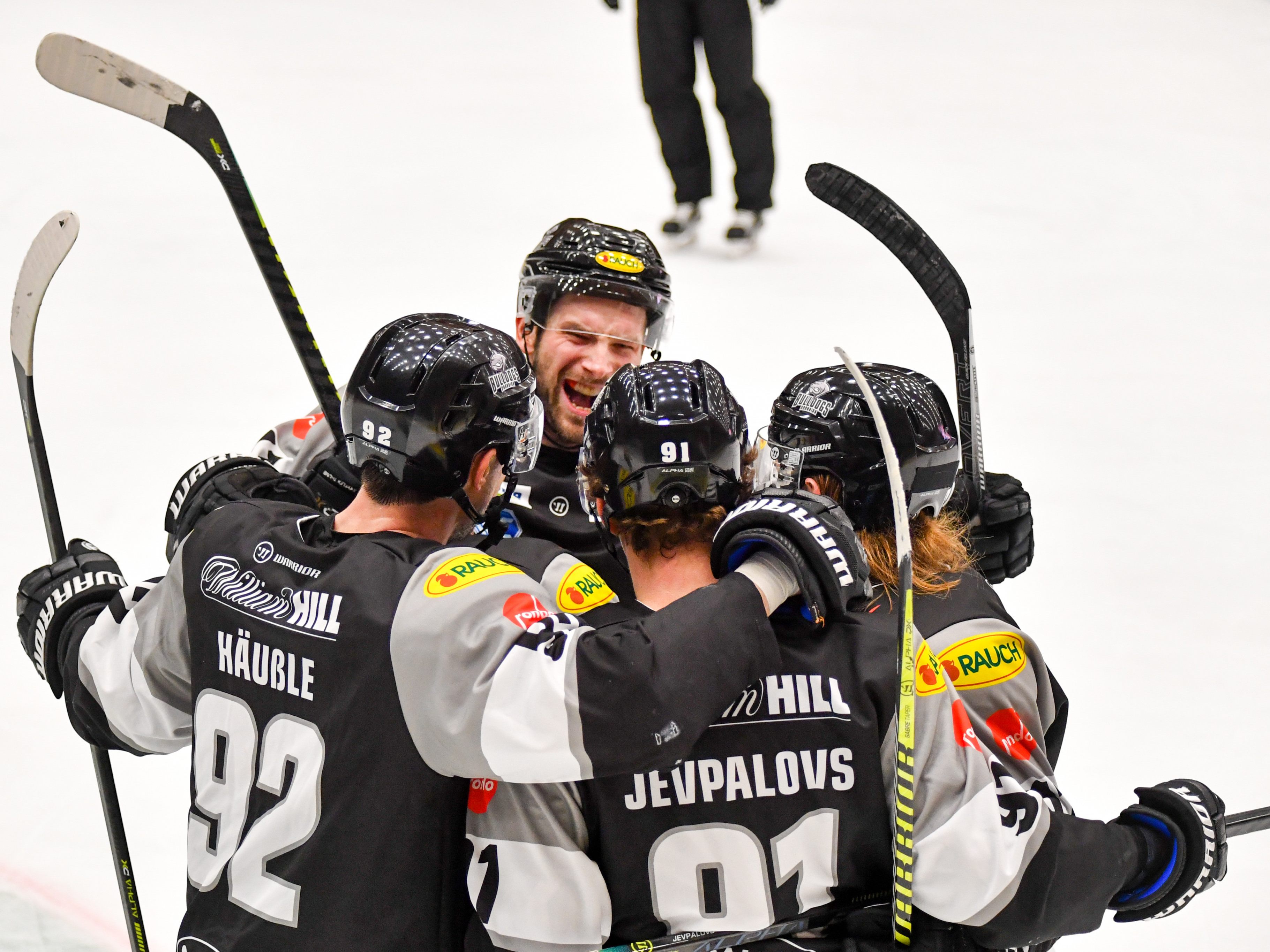 Den Bulldogs gelang heute die Revanche gegen Bratislava. Den Bulldogs gelang heute die Revanche gegen Bratislava.