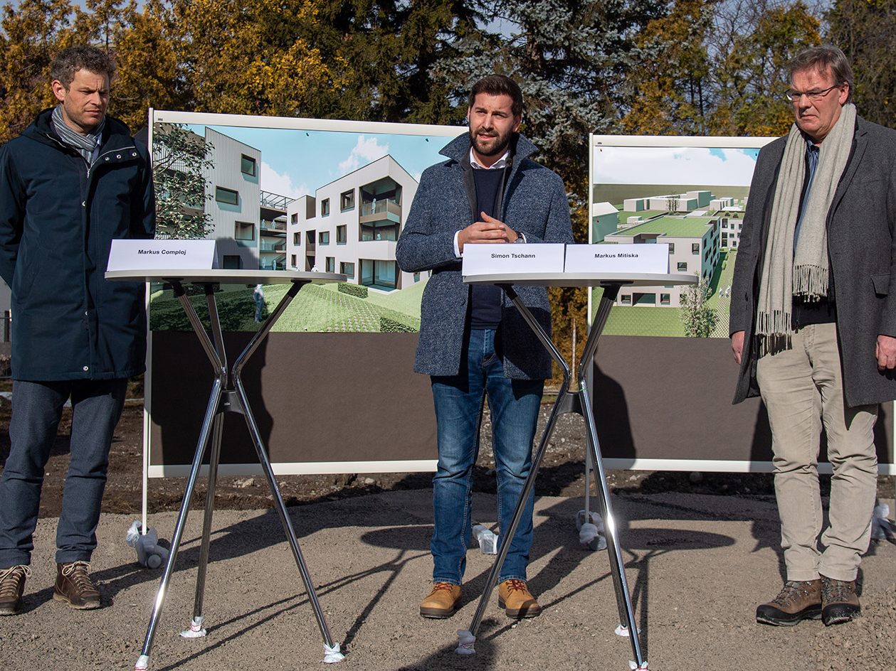 v.l. Markus Comploj (GMC), Simon Tschann (Bgm. Bludenz) und Markus Mitiska (Architekturbüro Mitiska und Wäger). v.l. Markus Comploj (GMC), Simon Tschann (Bgm. Bludenz) und Markus Mitiska (Architekturbüro Mitiska und Wäger).