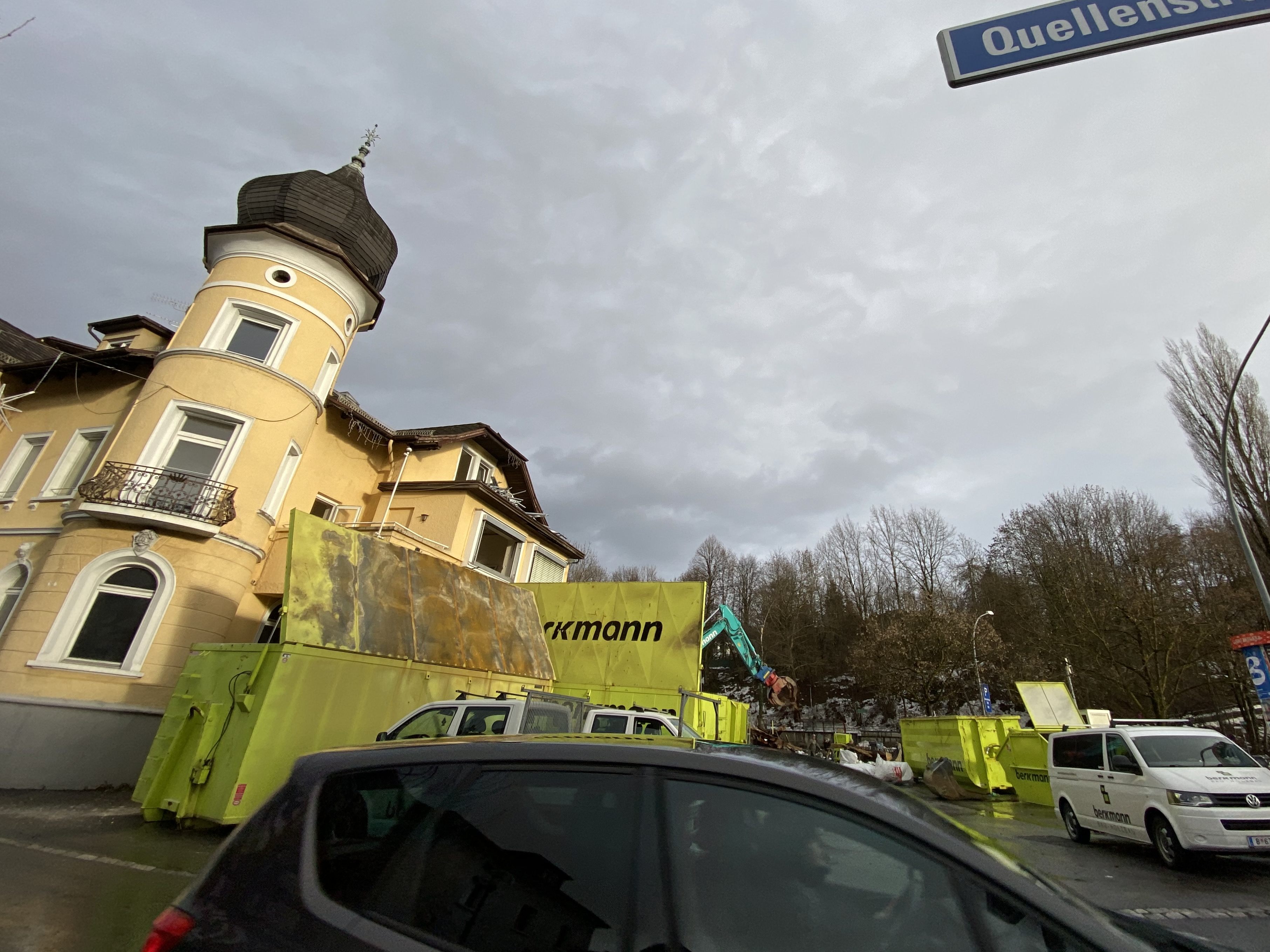 Das Ballhaus wird abgerissen - doch was passiert mit dem Grundstück? Das Ballhaus wird abgerissen - doch was passiert mit dem Grundstück?