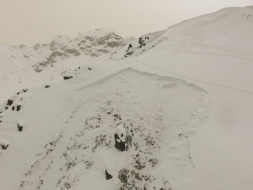 Ein Bild des Lawinenabgangs am Schafbodenkopf. Ein Bild des Lawinenabgangs am Schafbodenkopf.