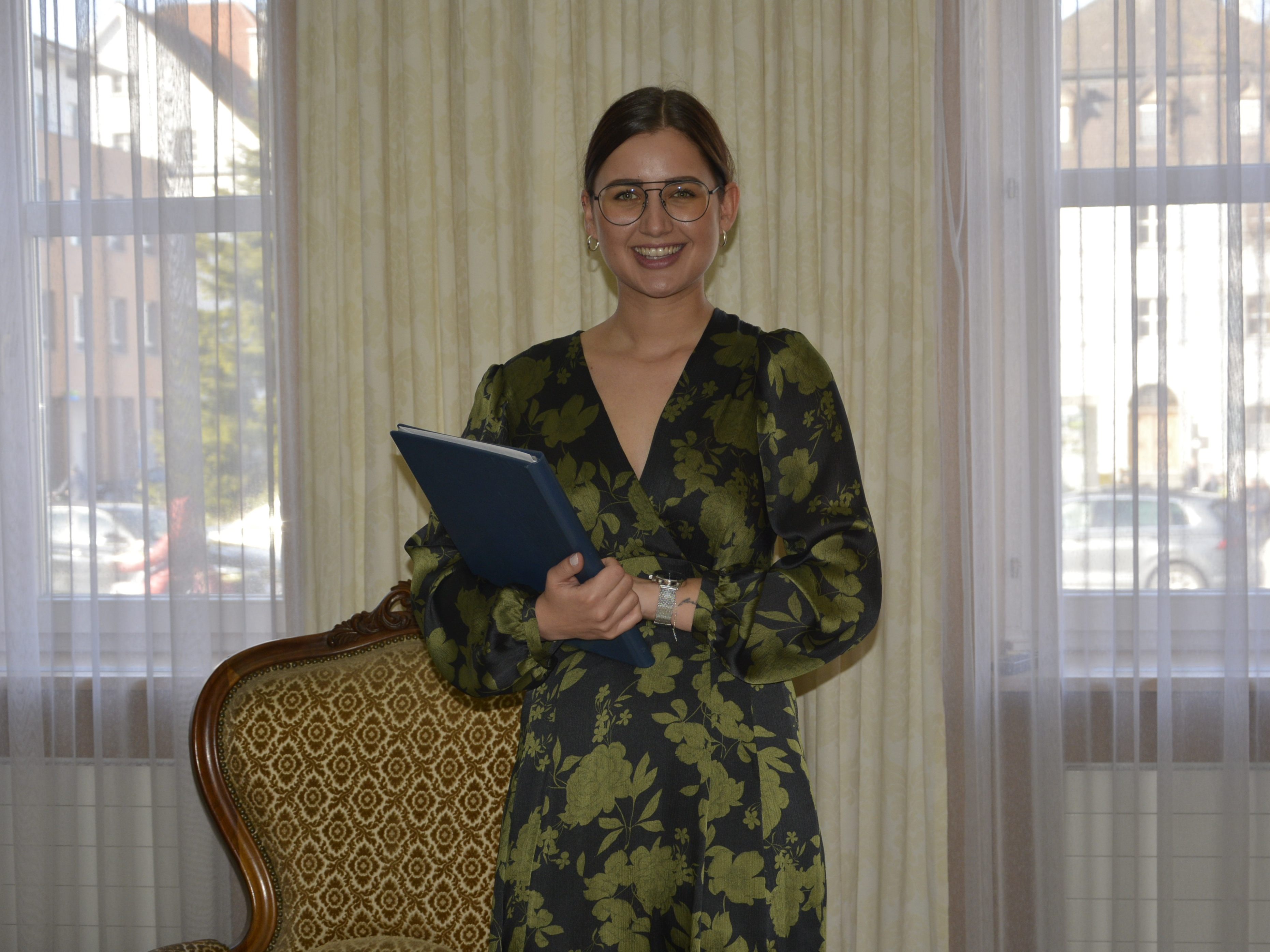 Nina Heinzle ist im Rathaus Dornbirn eine der vier Standesbeamt(inn)en. Nina Heinzle ist im Rathaus Dornbirn eine der vier Standesbeamt(inn)en.