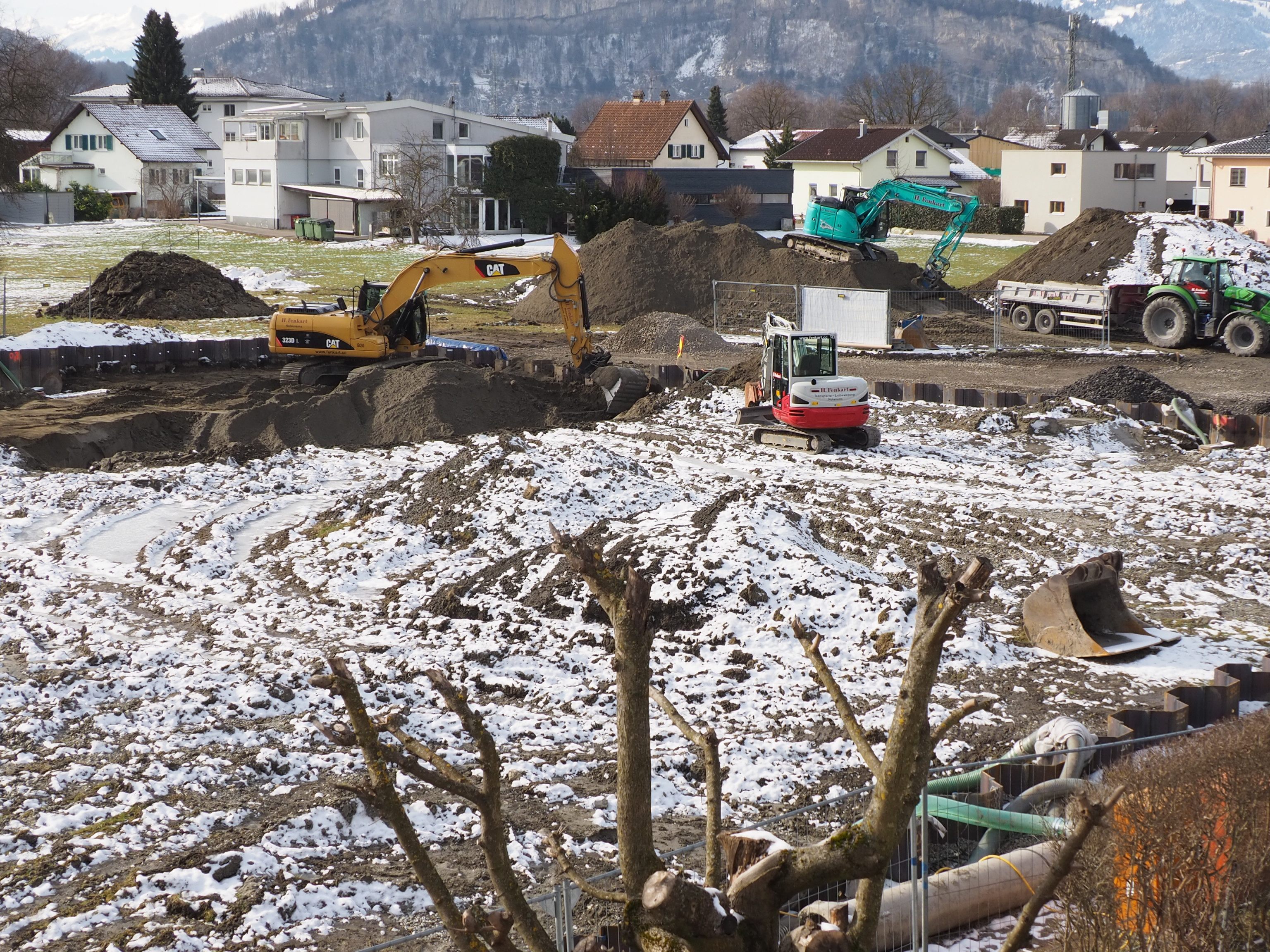 Im Kreuzfeld sind die Bagger aufgefahren