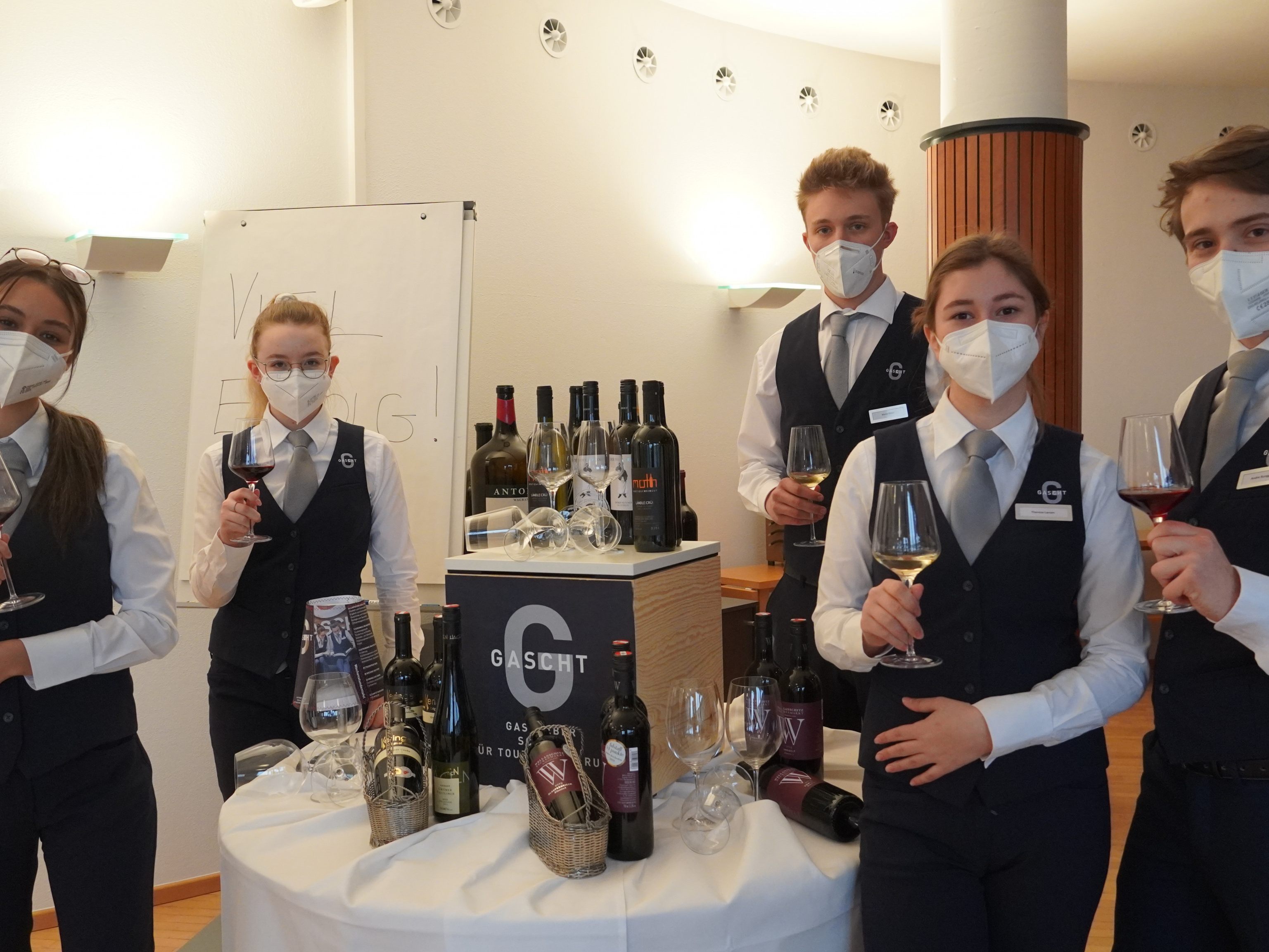 Kürzlich absolvierten die GASCHT-SchülerInnen die Jungsommelier-Prüfung am WIFI Hohenems.