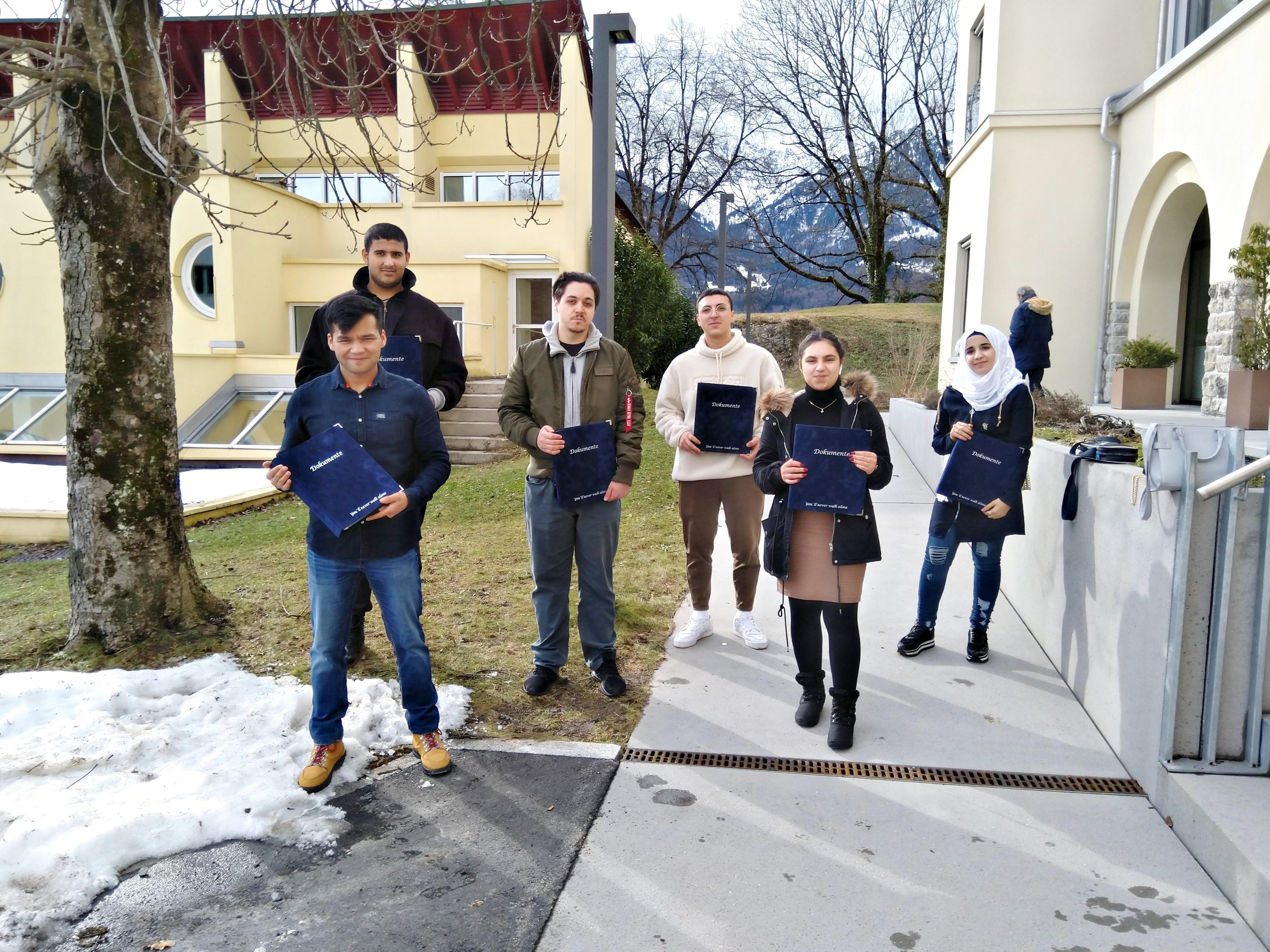 Ein Teil der Absolventen nahm das begehrte Abschlusszeugnis persönlich entgegen.