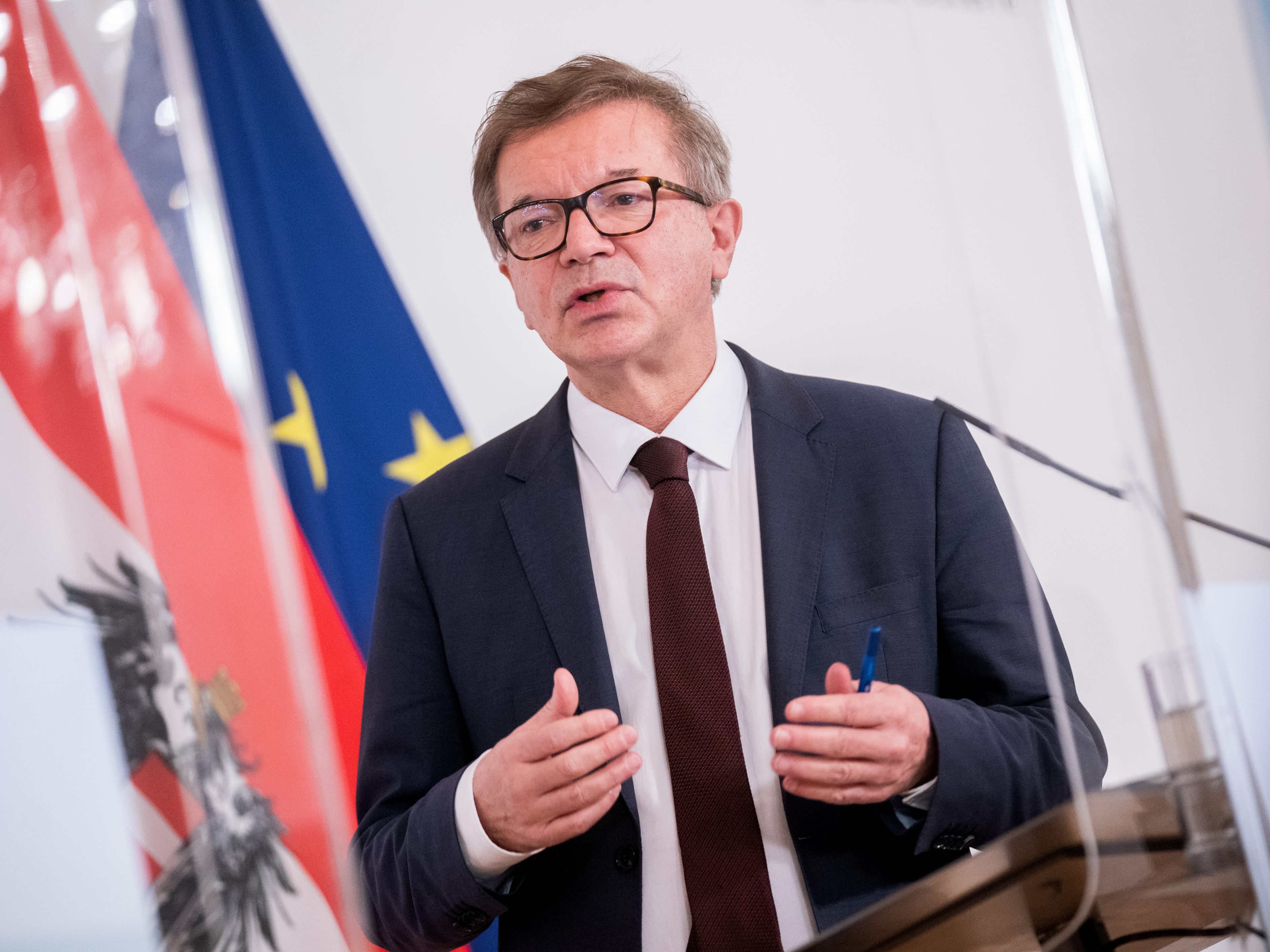Gesundheitsmister Anschober präsentiert die "Taskforce Pflege".