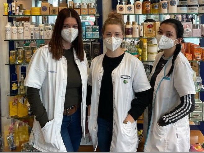 Die Mitarbeiter in der Marienapotheke sind seit Monaten im Dauerstress
