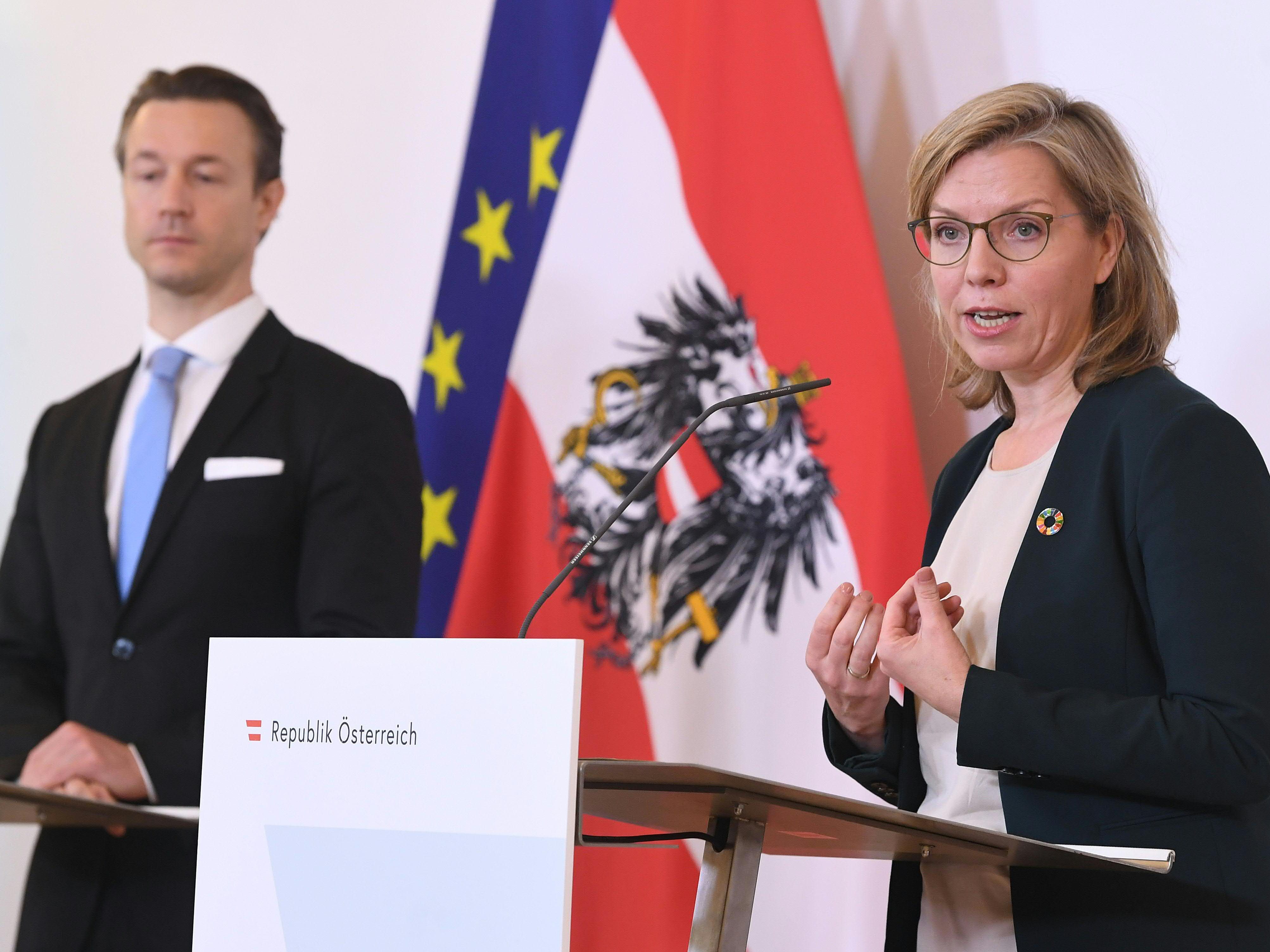 Finanzmiinster Blümel und Infrastrukturministerin Gewessler sind verschiedener Meinungen. Finanzmiinster Blümel und Infrastrukturministerin Gewessler sind verschiedener Meinungen.