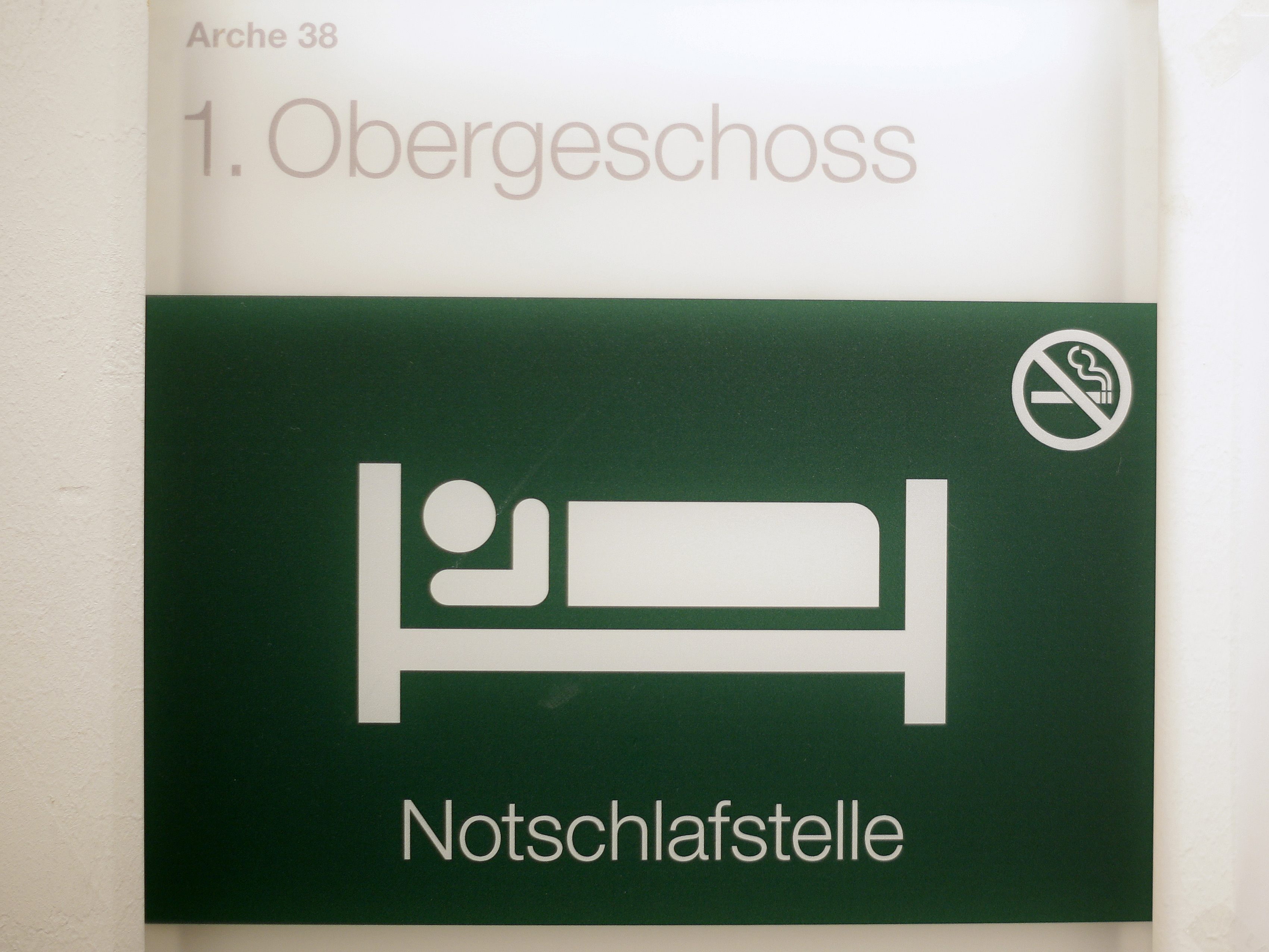 In Niederösterreich gibt es zwei zentrale Notschlafstellen. In Niederösterreich gibt es zwei zentrale Notschlafstellen.