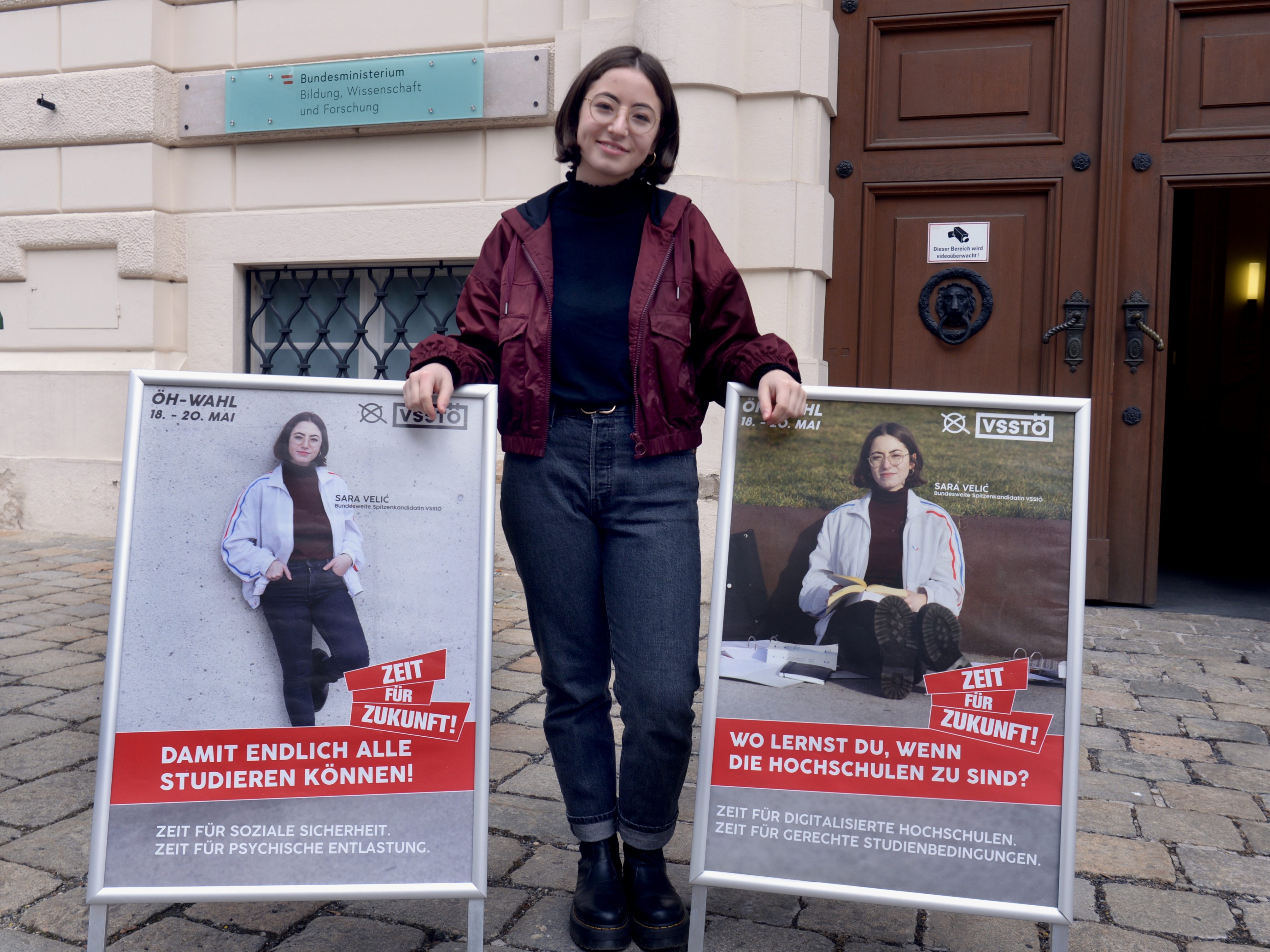 Beim Pressetermin zur VSStÖ "Wahlkampagne Zeit für Zukunft" mit Spitzenkandidatin Sara Velic Beim Pressetermin zur VSStÖ "Wahlkampagne Zeit für Zukunft" mit Spitzenkandidatin Sara Velic