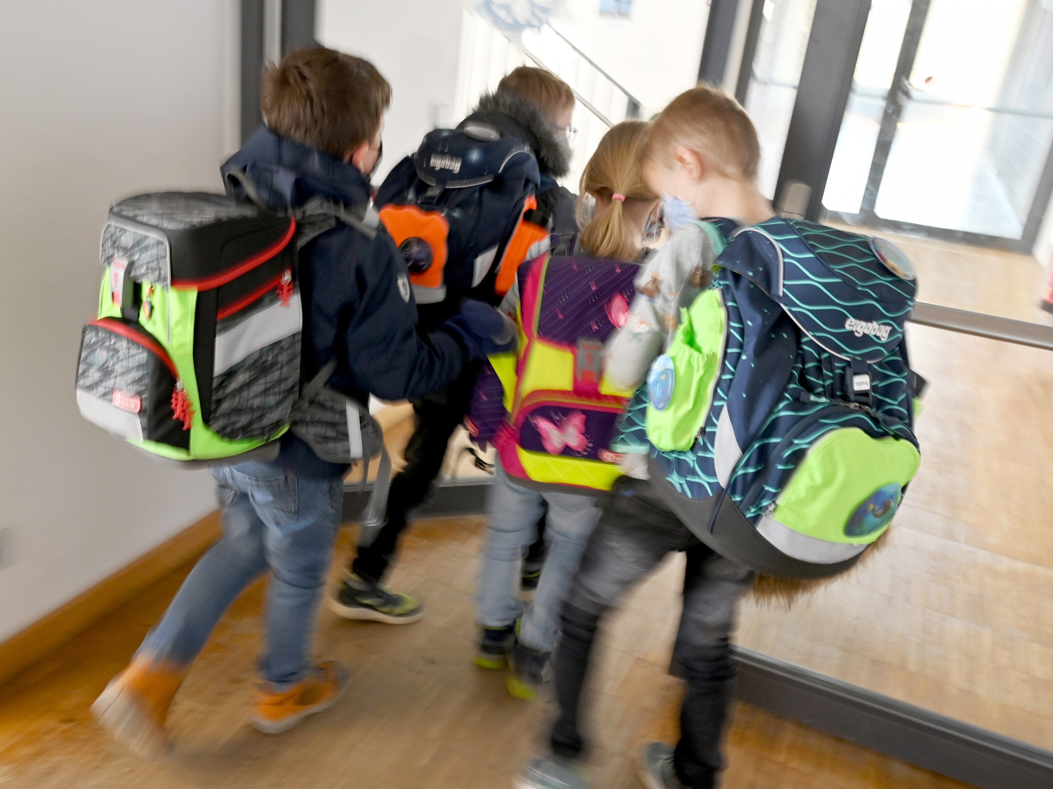 Ausbruch in Grundschule und Kita in Scheidegg mit britischer Virusvariante.